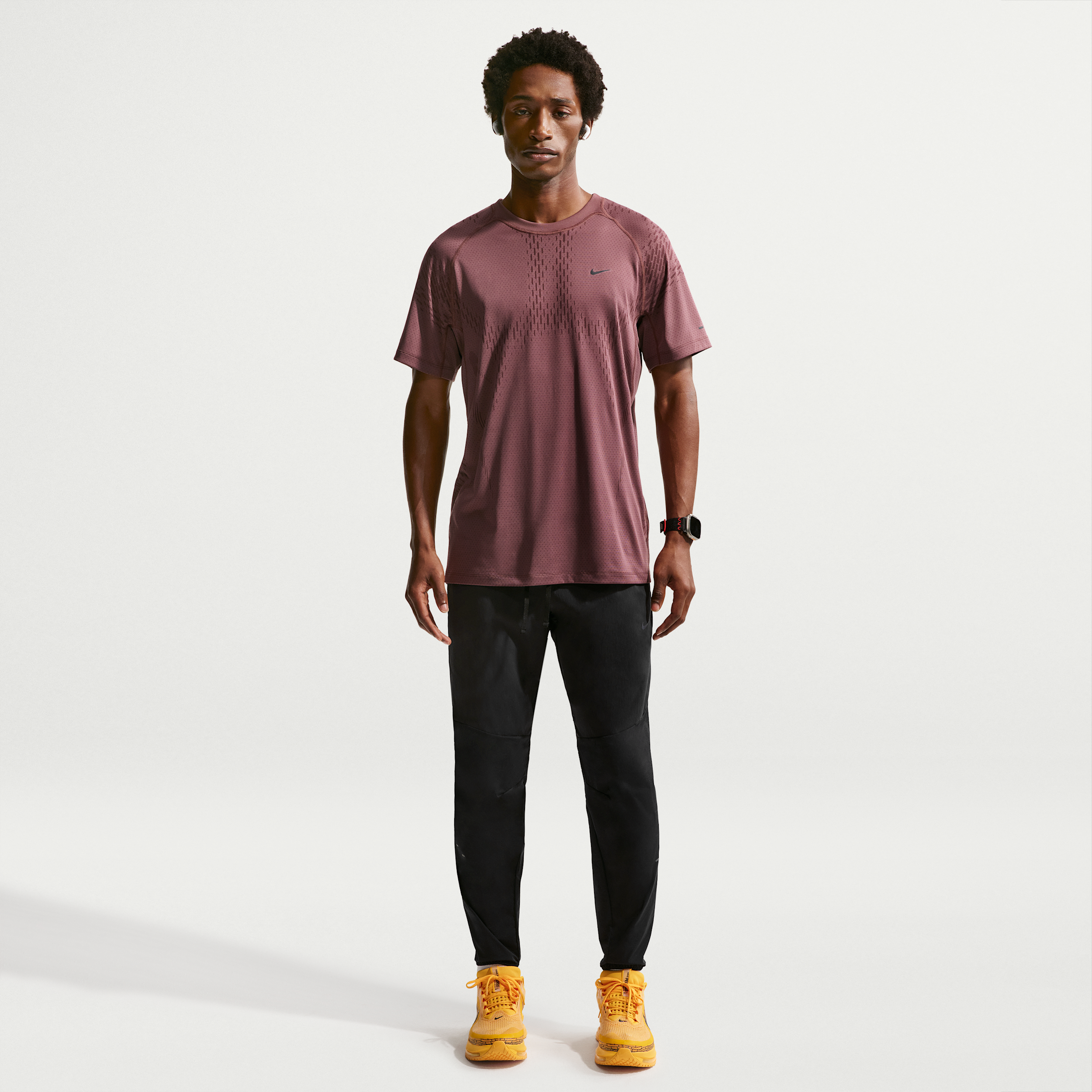 Nike Men's Stride Plus Repel Woven Running Pants in Black | IF2020-010