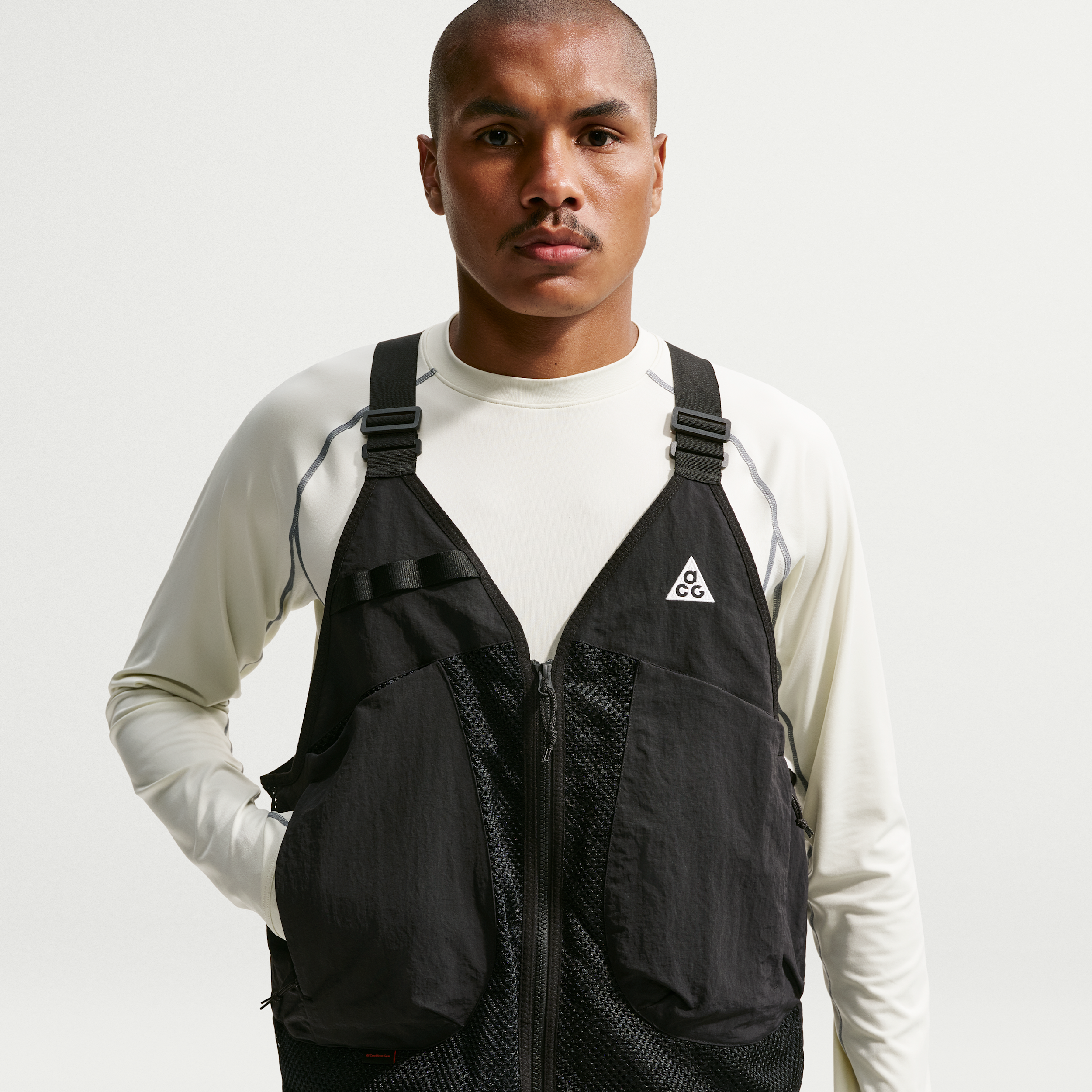 Men's Nike ACG Dolomiti Vest in Black | IM4251-010