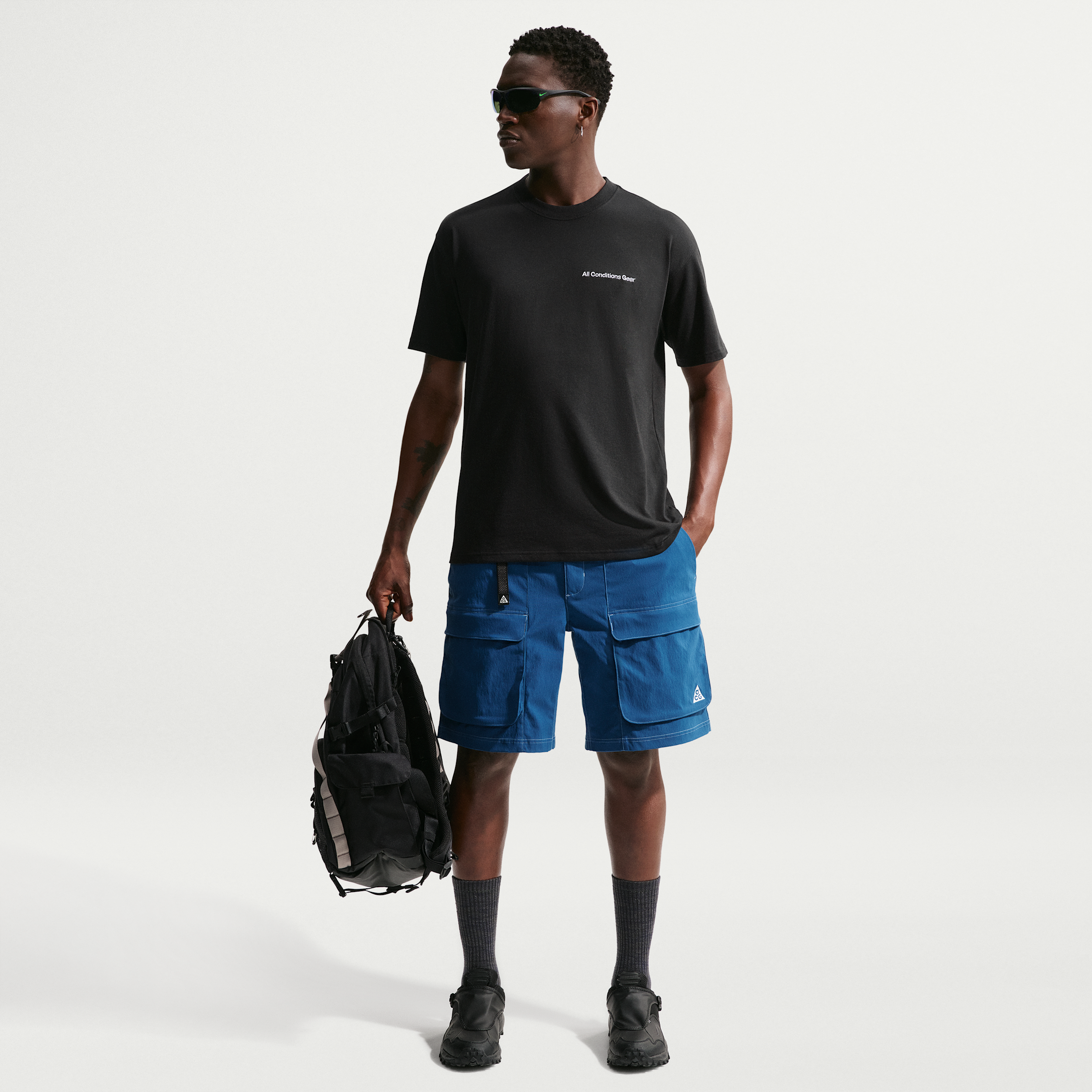 Men's Nike ACG Smith Summit Cargo Shorts in Blue | HV0593-476