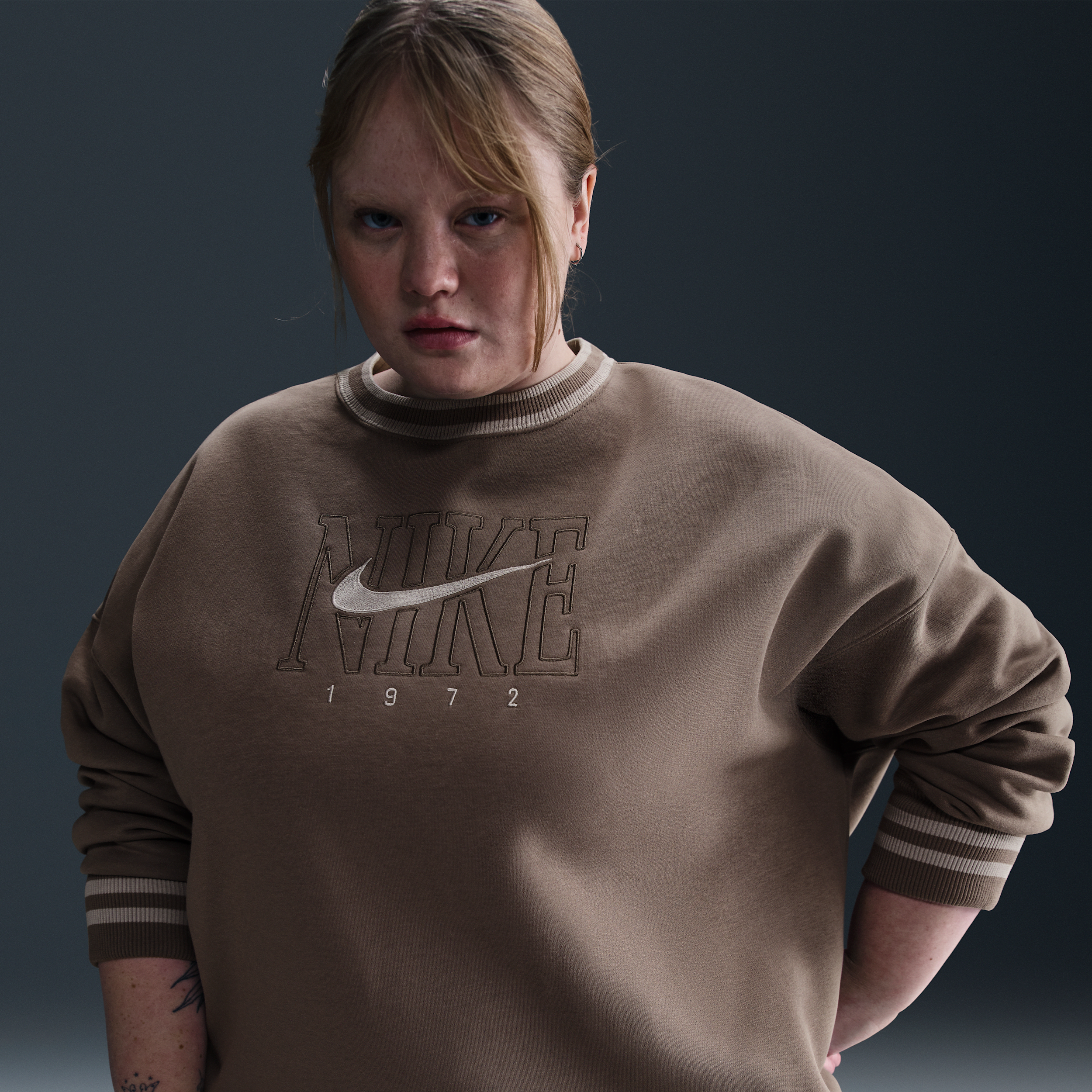 Nike Women's Sportswear Phoenix Fleece Oversized Graphic Crew-neck Sweatshirt (plus Size) In Brown