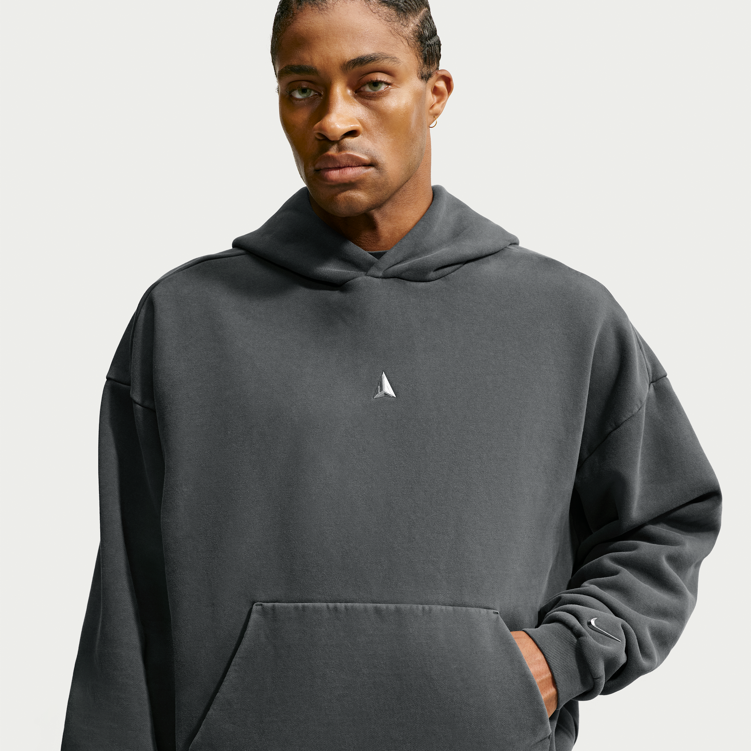 Nike Men's Ja Standard Issue Therma-FIT Fleece Basketball Pullover Hoodie in Green | IM5762-317