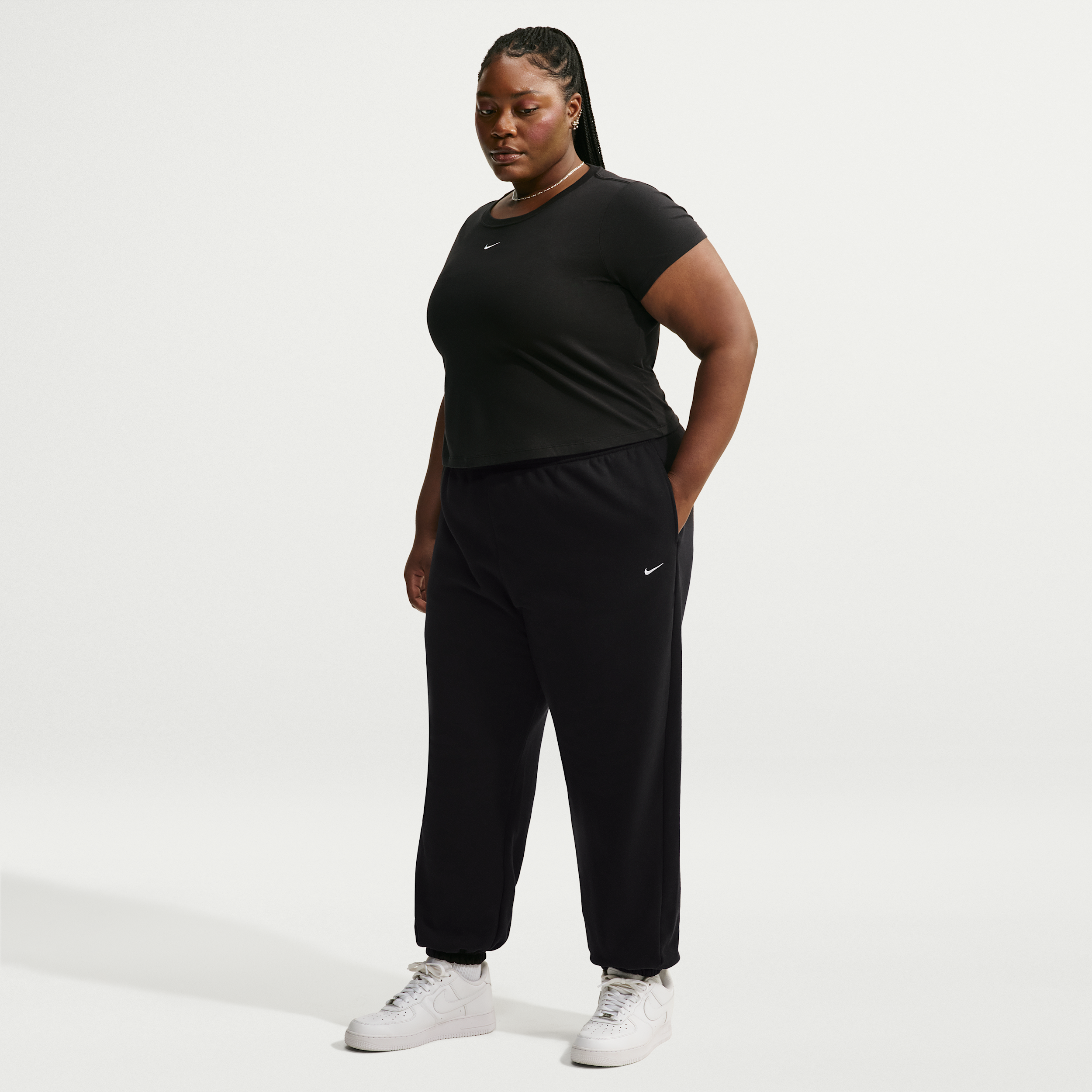 Nike Women's Studio Fleece Medium Weight Oversized High-rise Cuffed Pants In Black