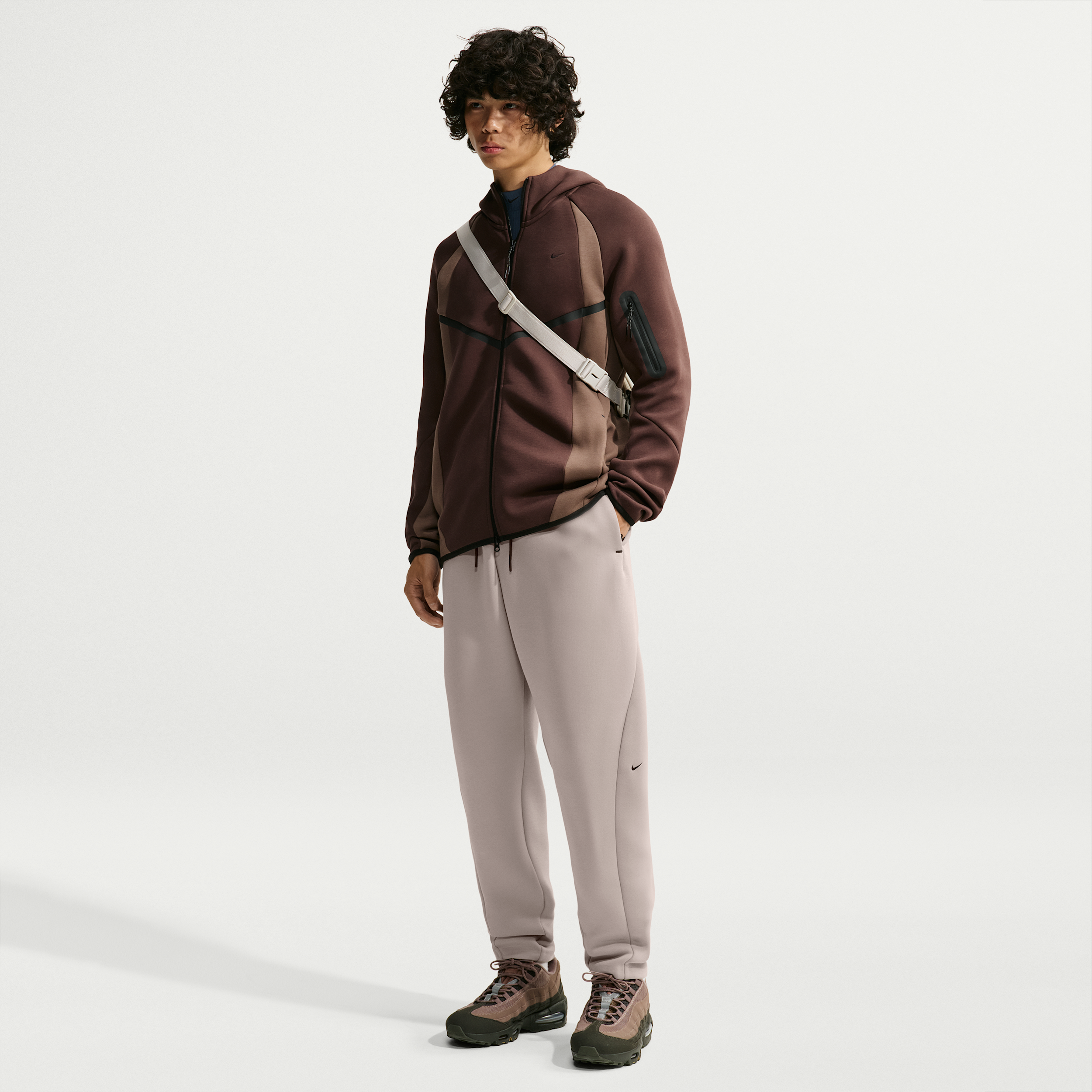 Nike Men's Tech Loose Fleece Pants in Grey | IM6219-009