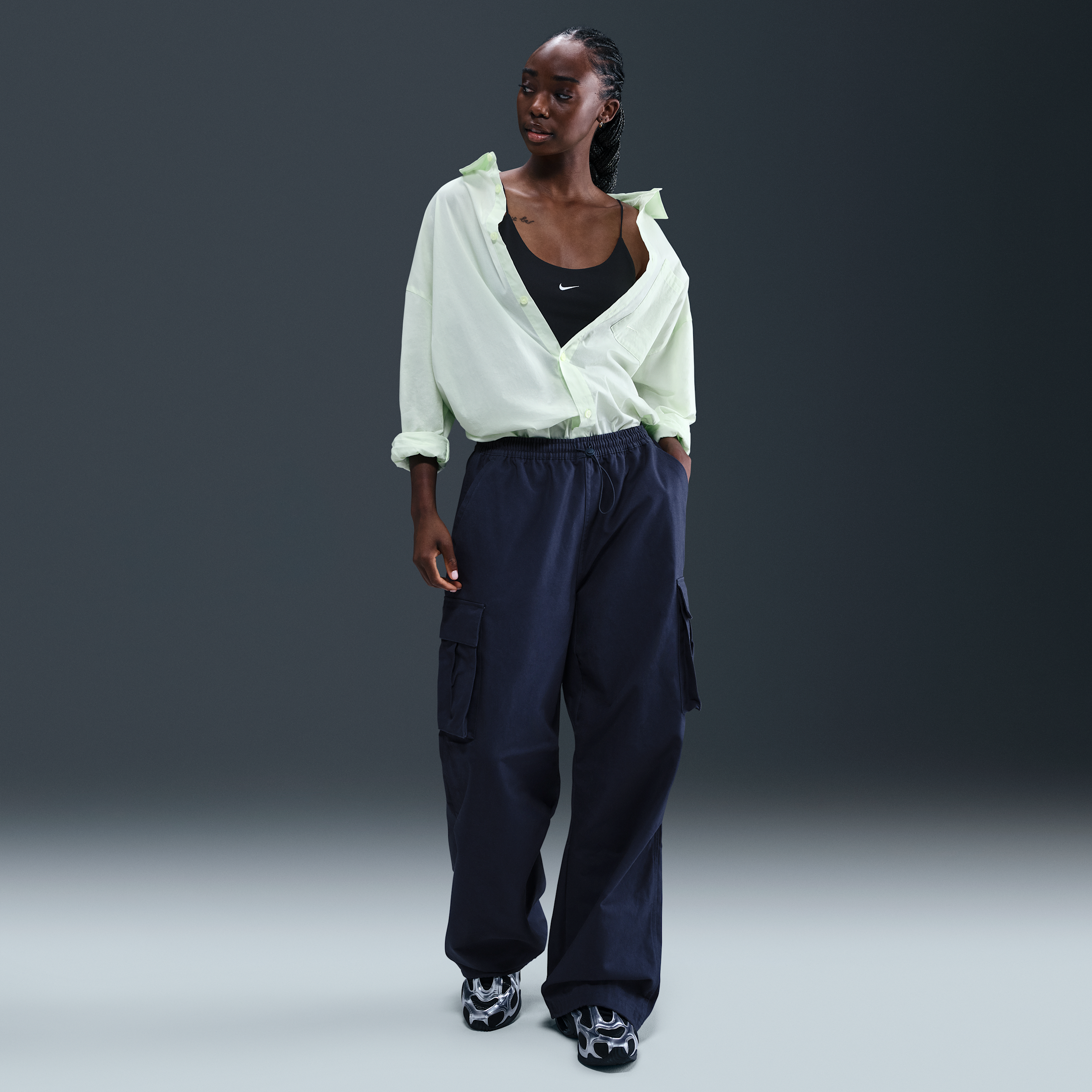 Nike Women's  Sportswear Mid-rise Oversized Woven Cargo Pants In Blue