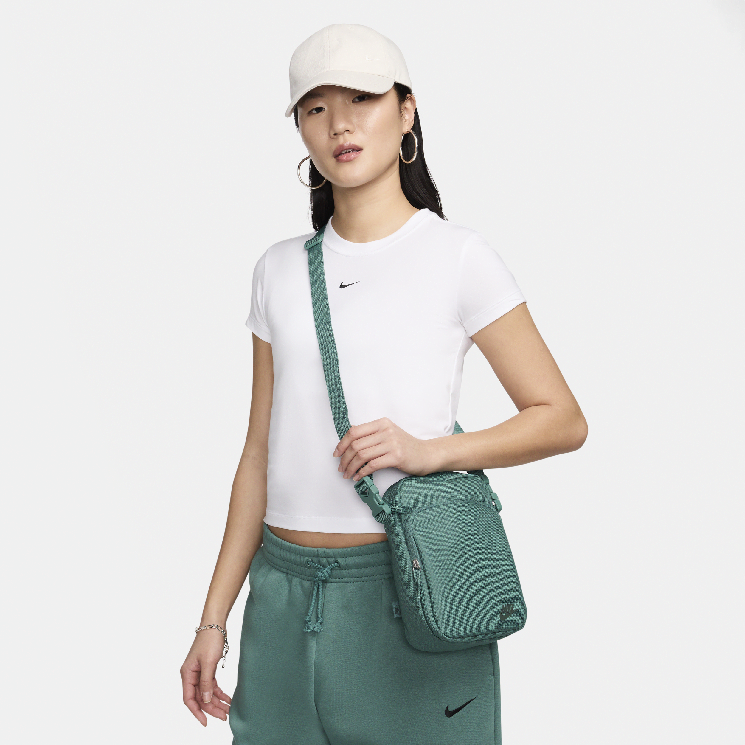 Shop Nike Unisex Heritage Crossbody Bag (4l) In Green