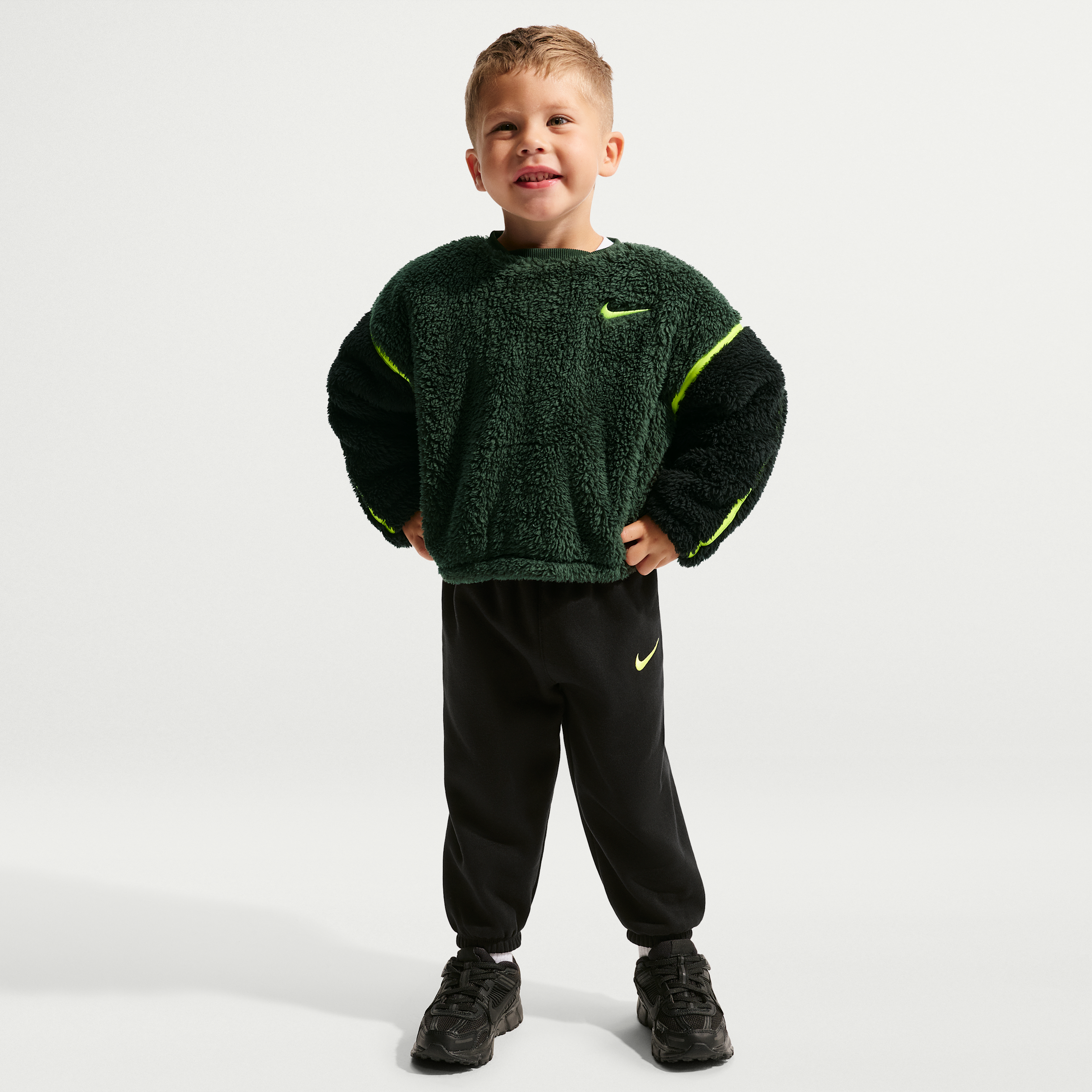 Nike Toddler Little Creators 2-Piece Crew Set in Black | 76P503-023