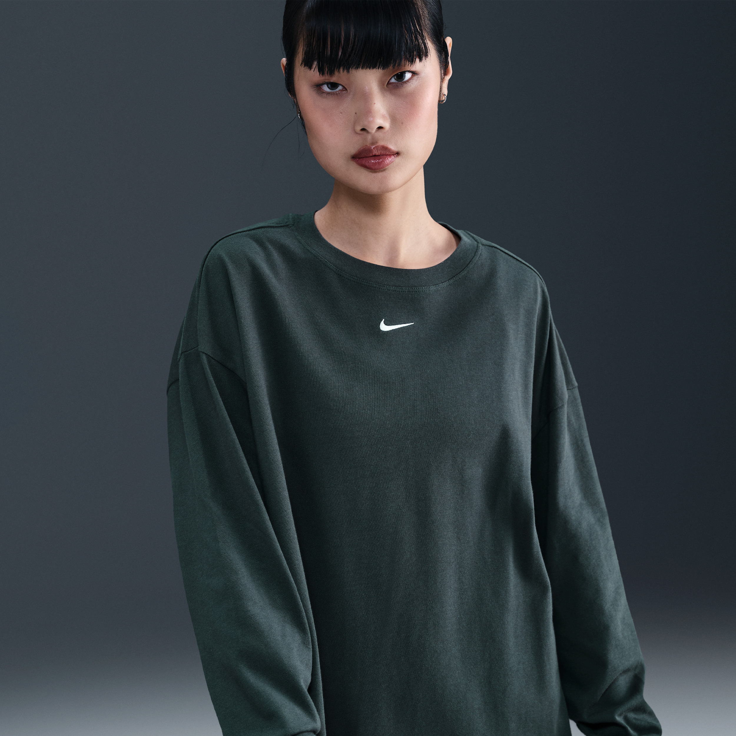 Nike Women's  Sportswear Essential Oversized Long-sleeve T-shirt In Green