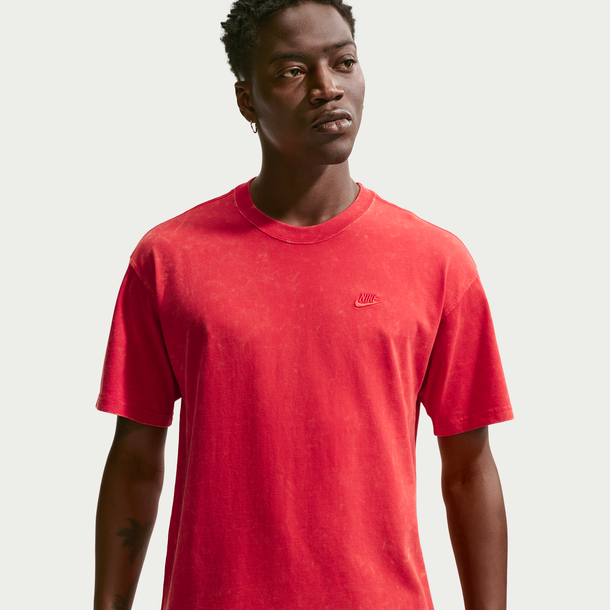 Men's Nike Sportswear Short-Sleeve T-Shirt in Red | IR4529-657