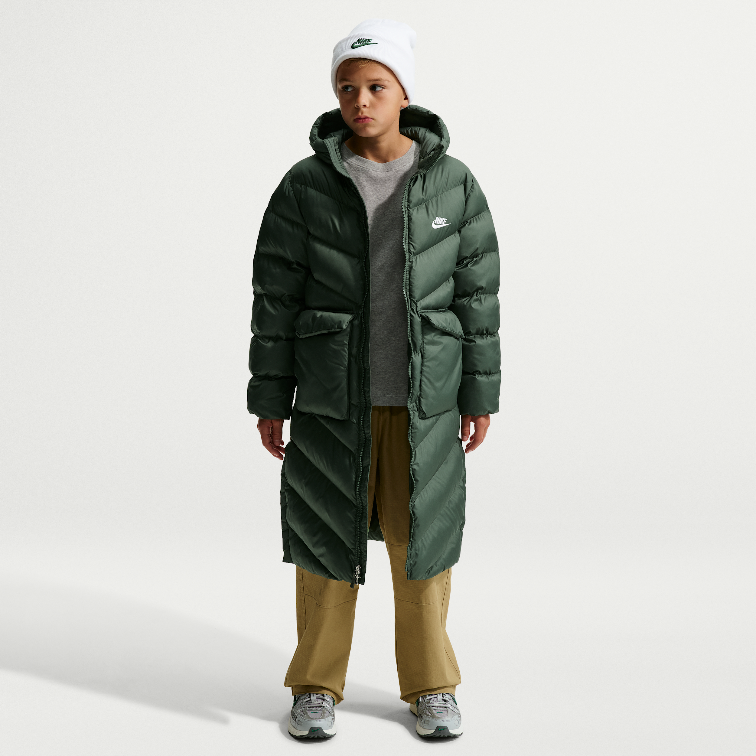 Nike Sportswear All Day Play Big Kids' Therma-FIT Loose-Fit Full-Length Puffer Parka in Green | HJ2538-303
