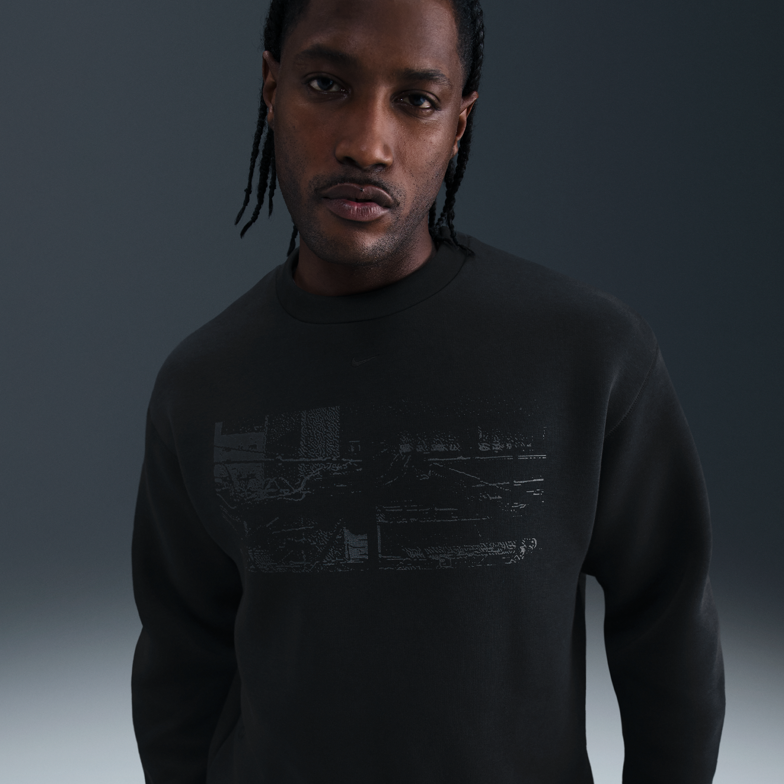Nike Men's Tech Fleece Oversized Graphic Crewneck Sweatshirt, Medium, Black