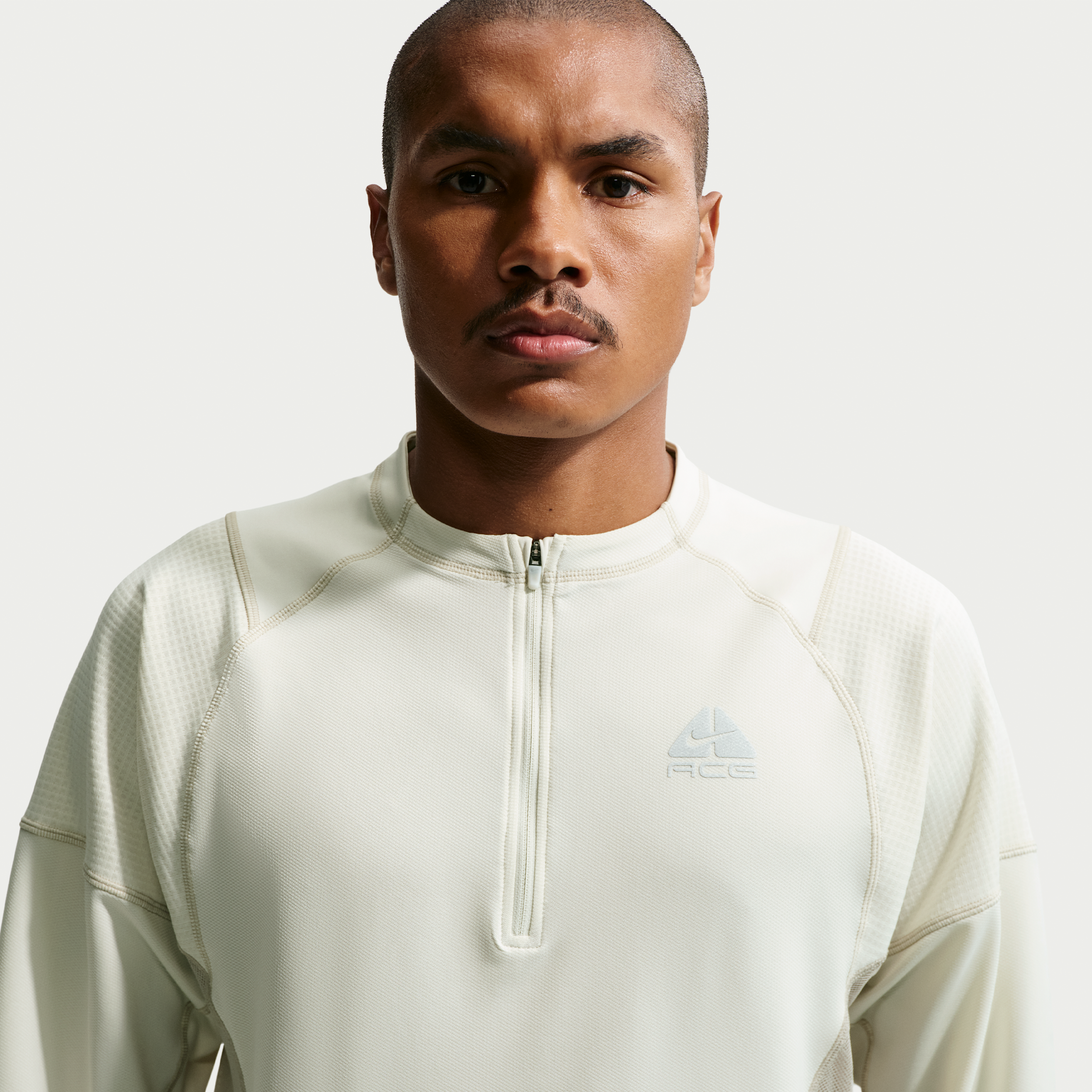 Men's Nike ACG "Vault" Dri-FIT Long-Sleeve Top in Green | IF1004-020