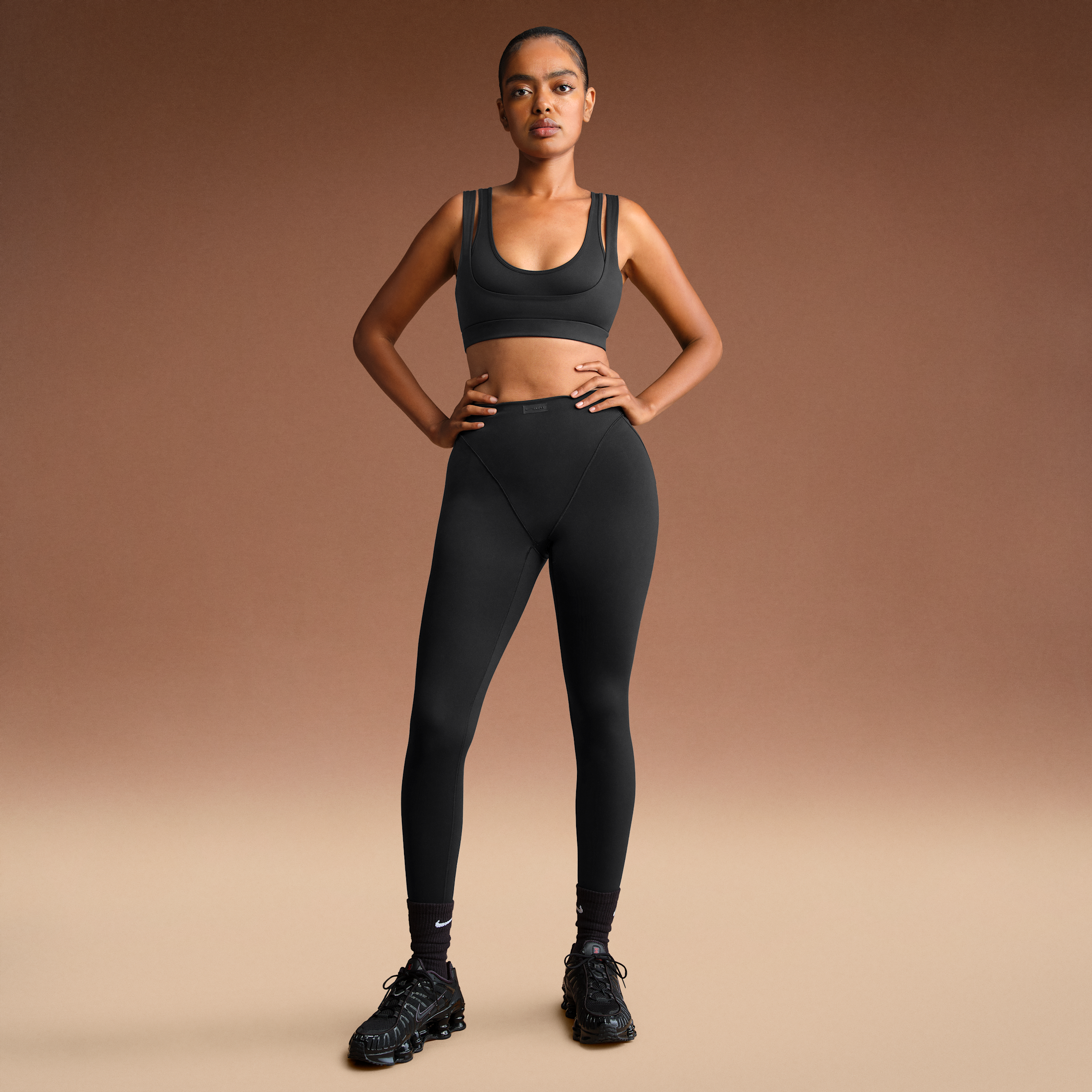 Nike Women'sskims Matte High-waisted V-line 26" Leggings In Black