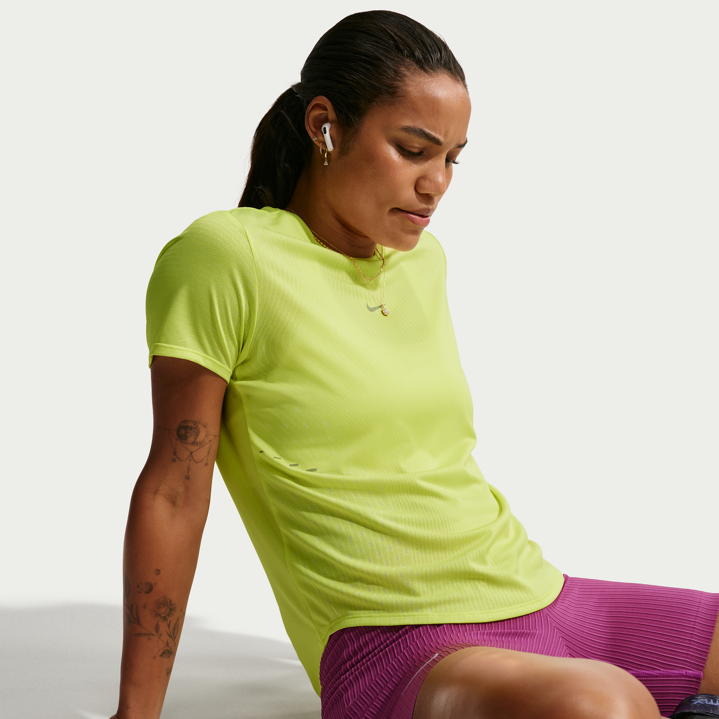 Nike Women's Swift Aero-FIT Short-Sleeve Running Top in Yellow | IH8114-750