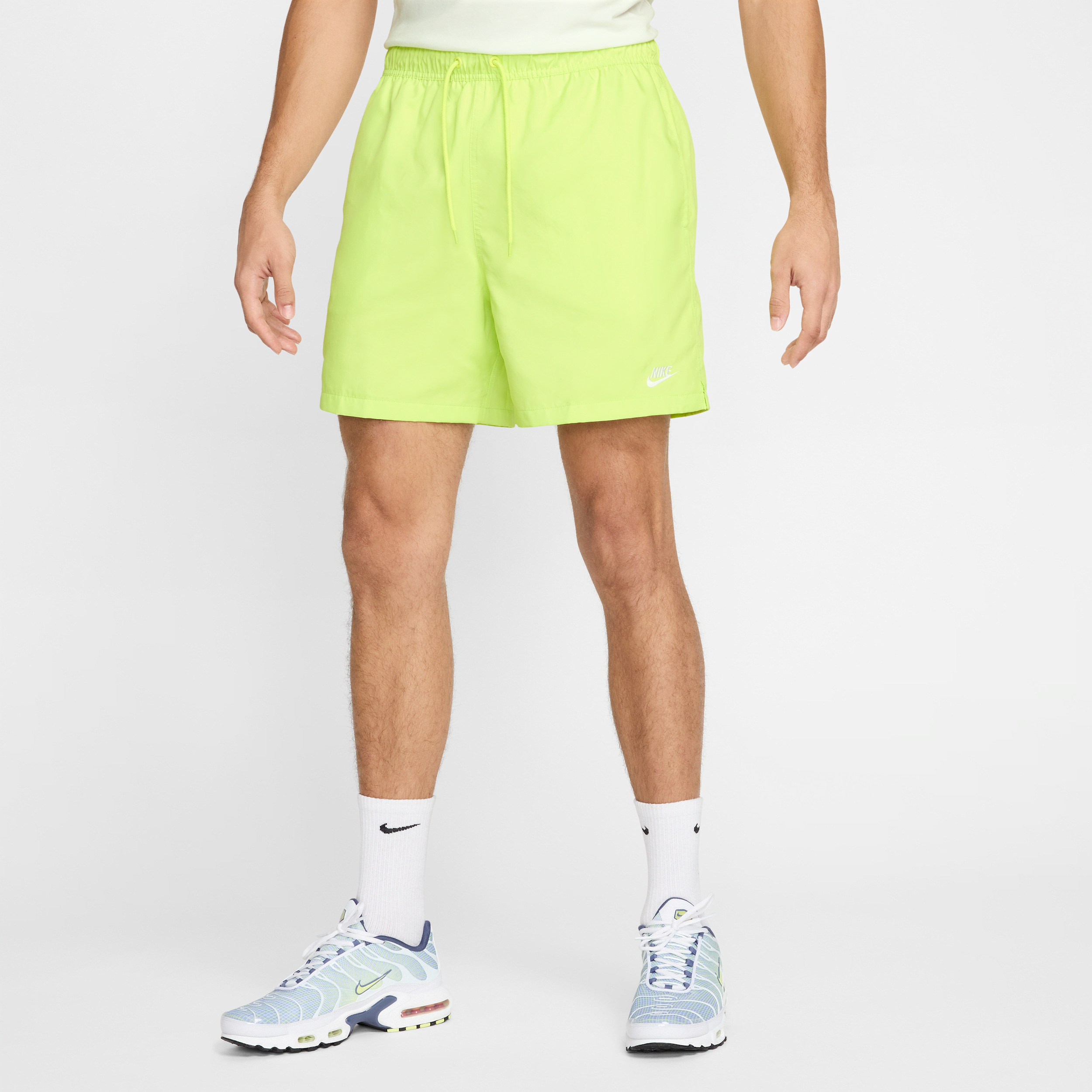 NIKE MEN'S CLUB WOVEN FLOW SHORTS 1015652796