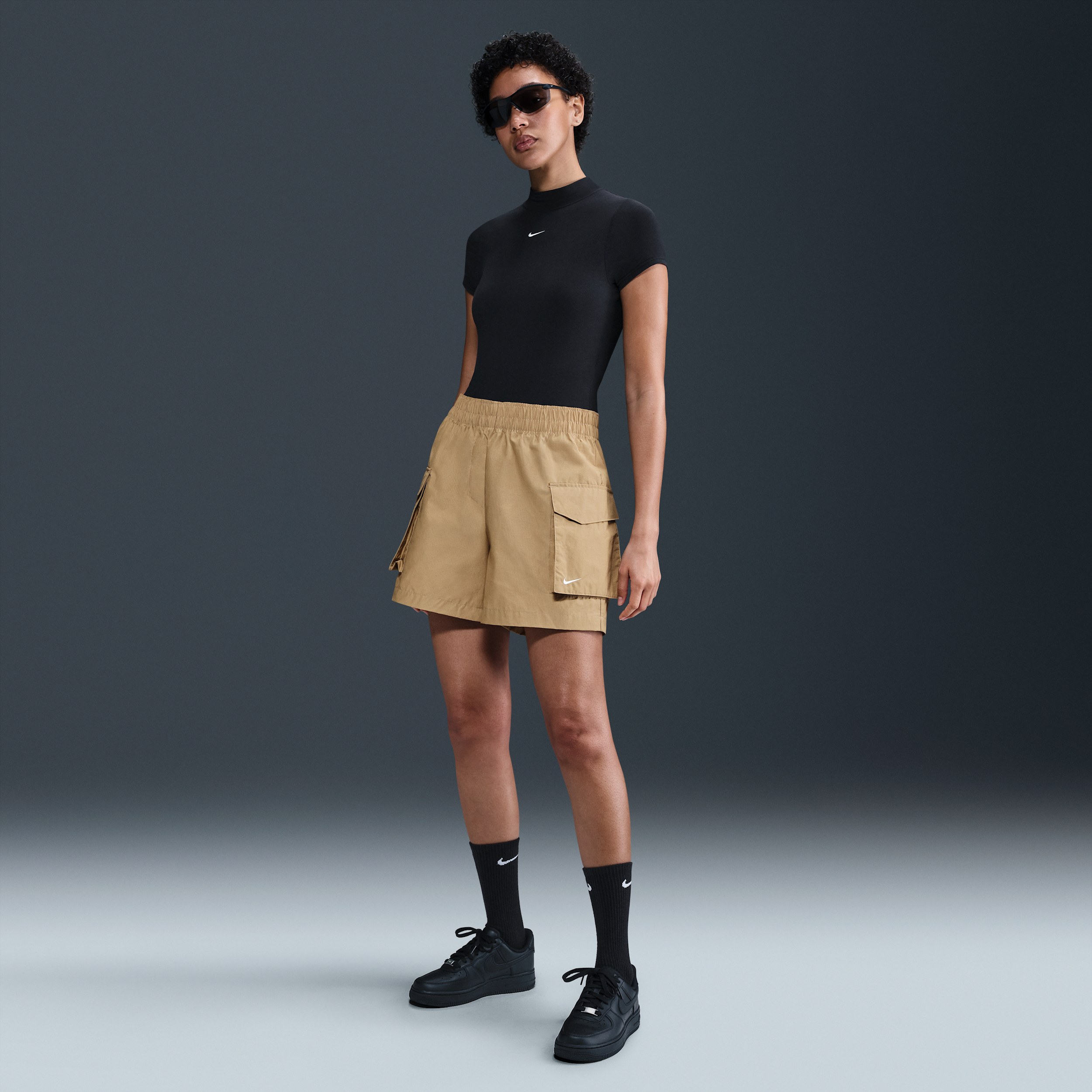 Nike Women's Sportswear Essential Woven High-waisted 5" Cargo Shorts In Brown