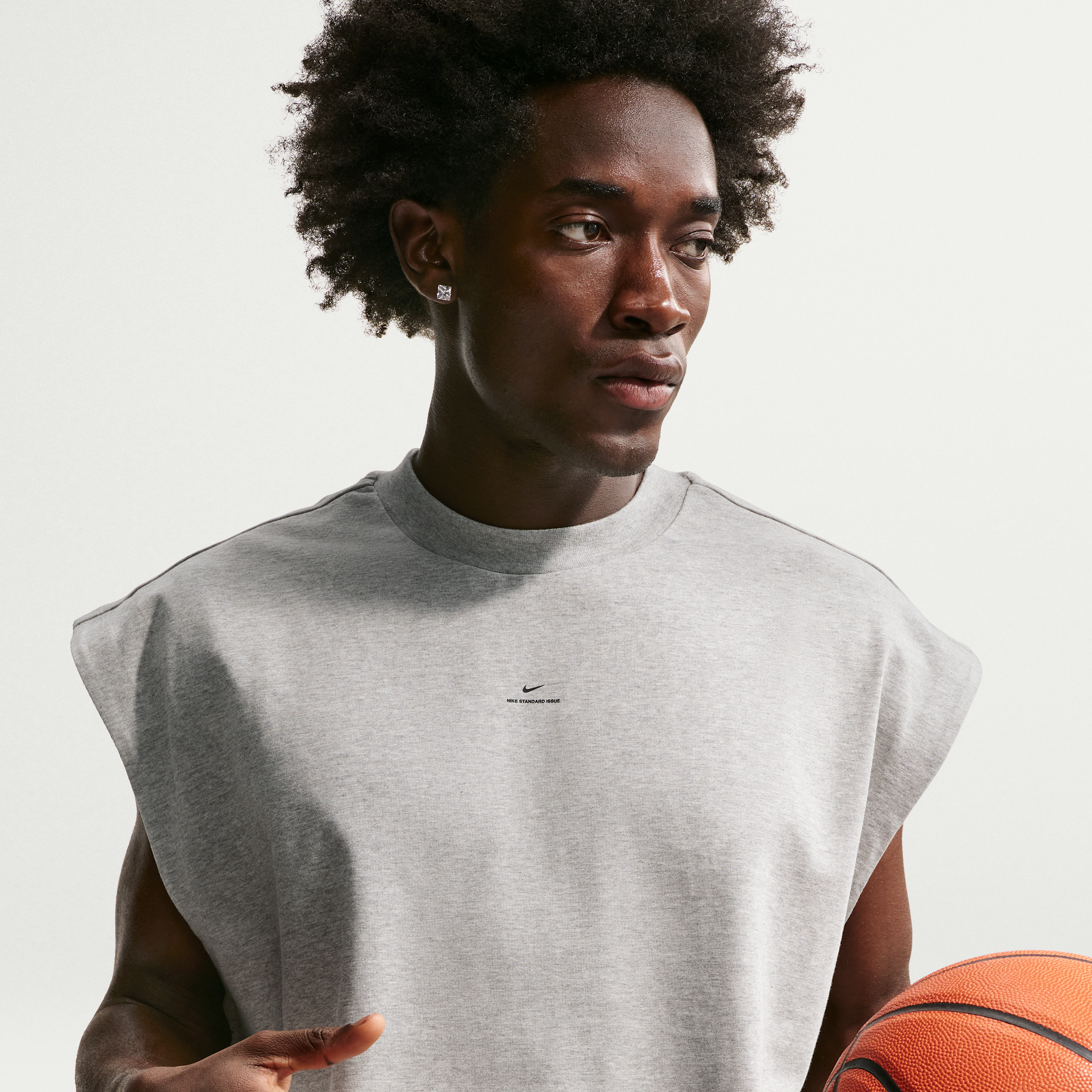 Nike Men's Standard Issue Dri-FIT Game Basketball Sleeveless Top in Grey | IF2563-063