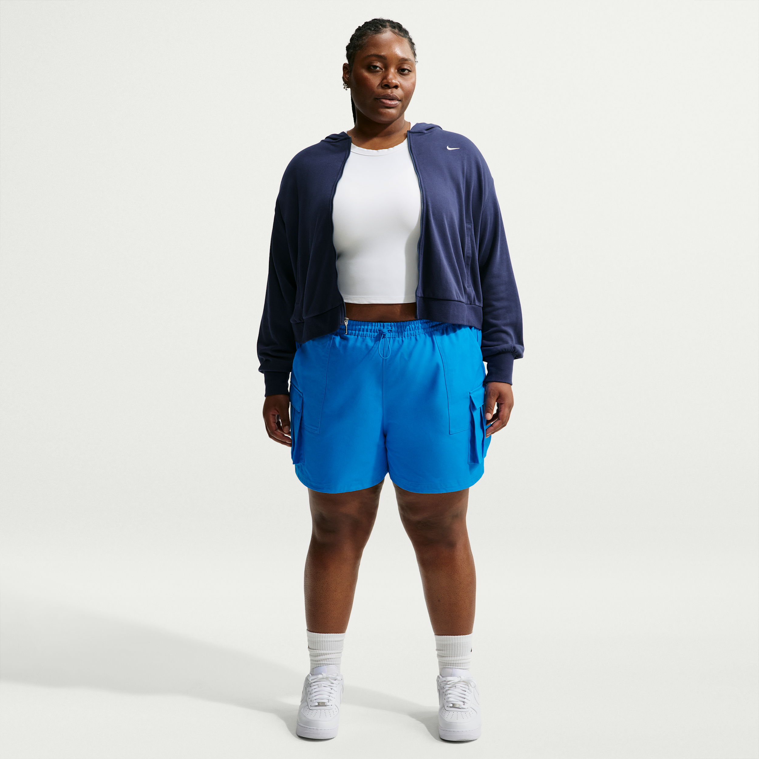 Nike Women's  Sportswear Loose Mid-rise 5" Cargo Shorts (plus Size) In Blue