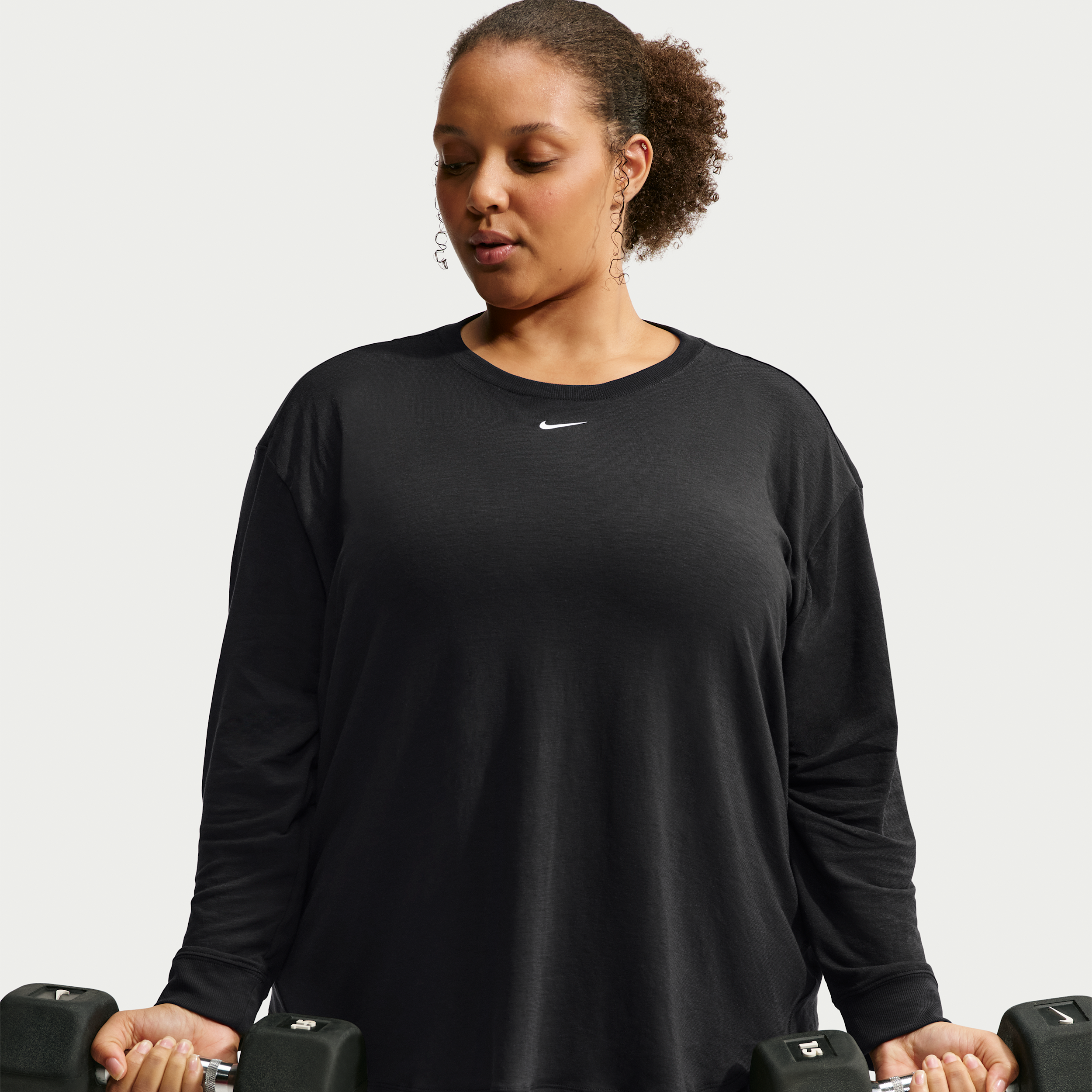 Nike Women's One Relaxed Dri-FIT Long-Sleeve Top (Plus Size) in Black | FN2819-011