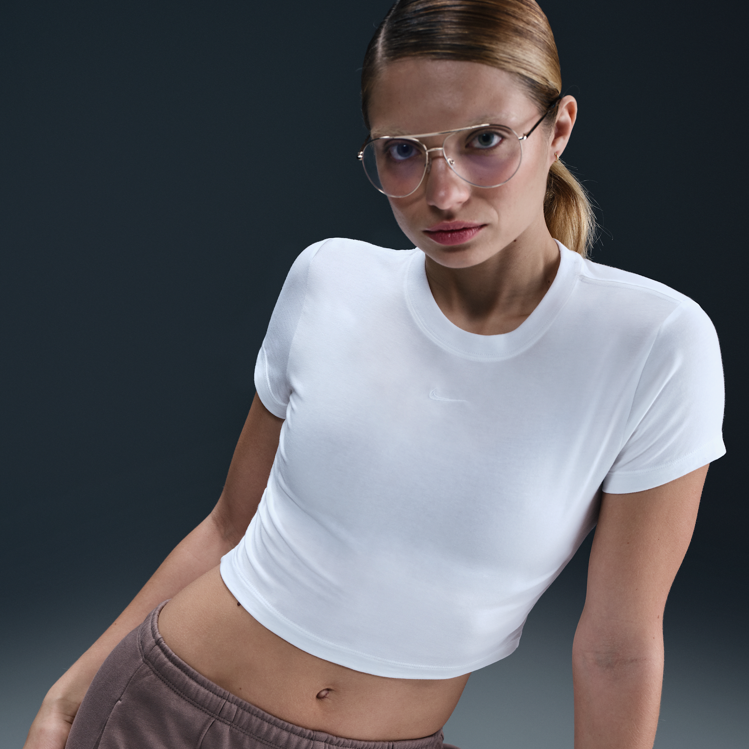 Nike Relaxed Cropped Tee In White