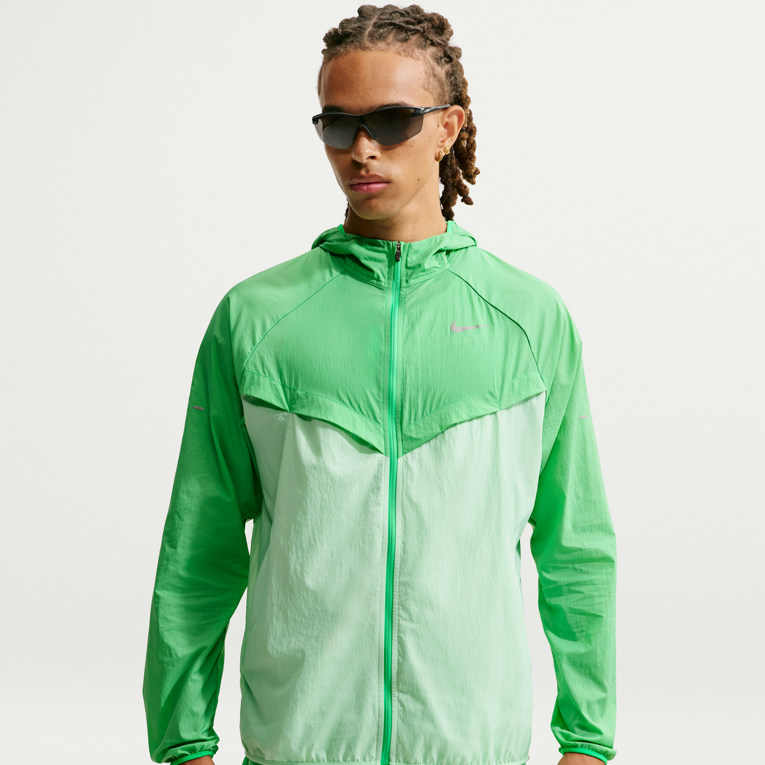 Nike Men's Stride Repel UV Running Jacket in Green | HV4548-329