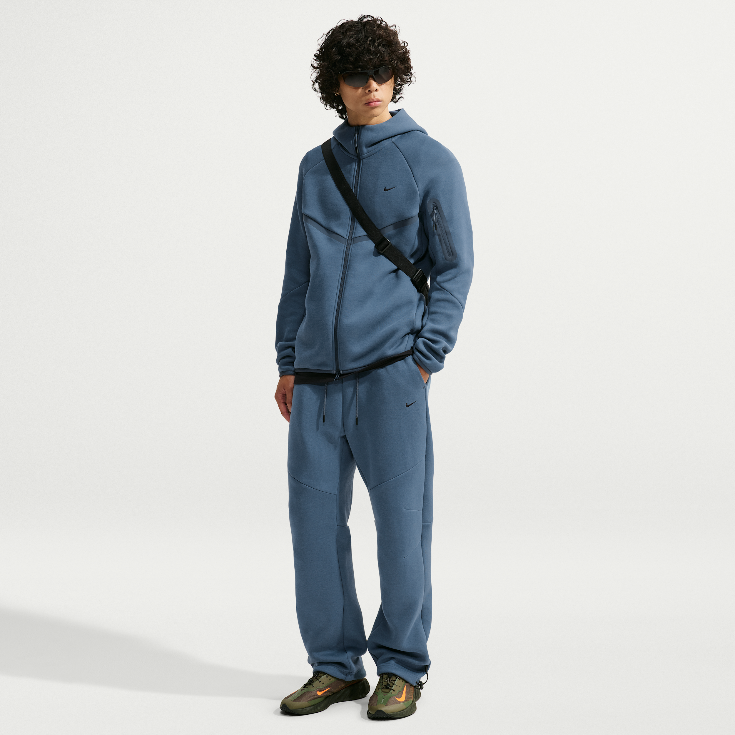 Nike Men's Tech Fleece Open-Hem Pants with Reflective Accents in Blue | IZ8069-438