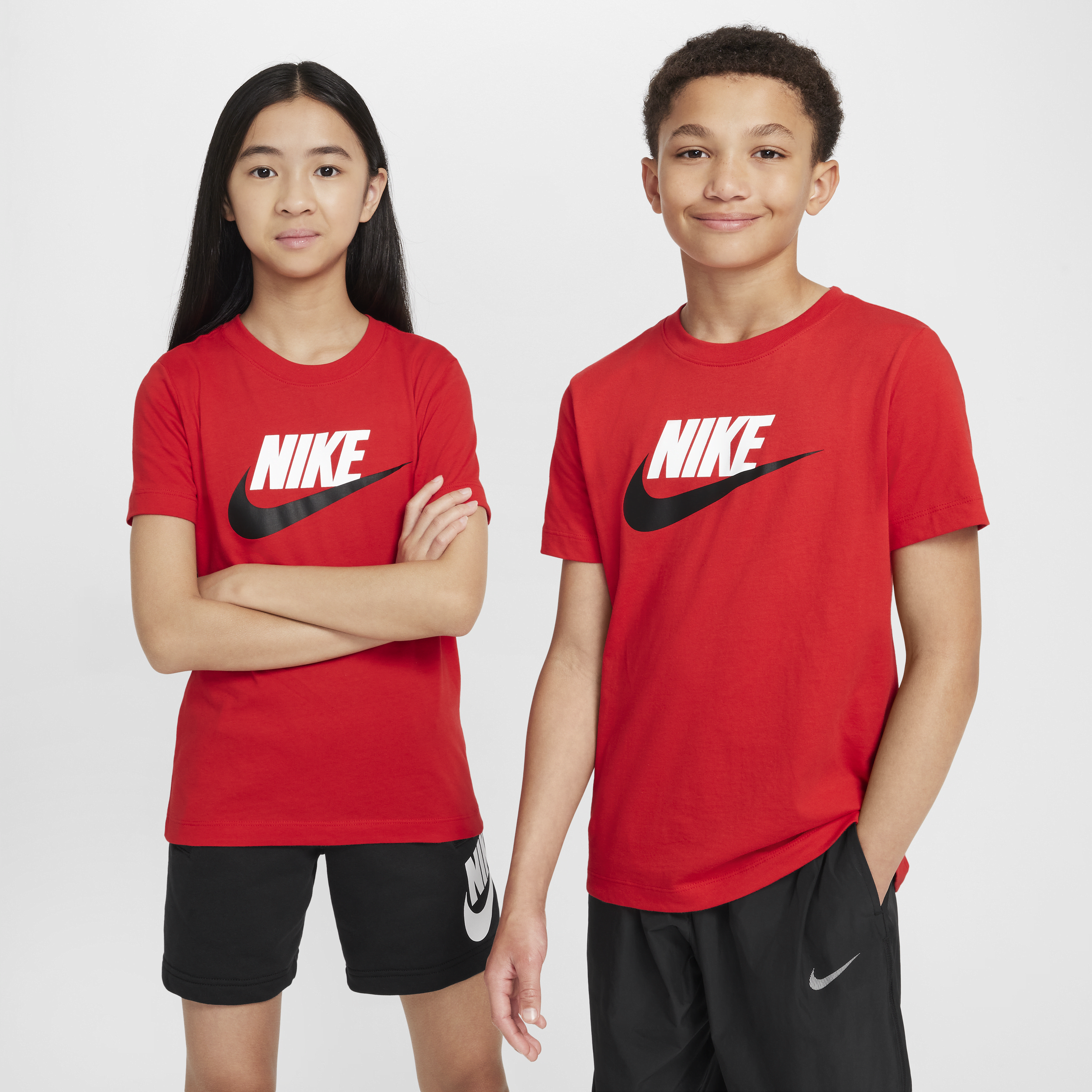 Nike Sportswear Big Kids' T-Shirt in Red, Size: XL | FZ5178-657