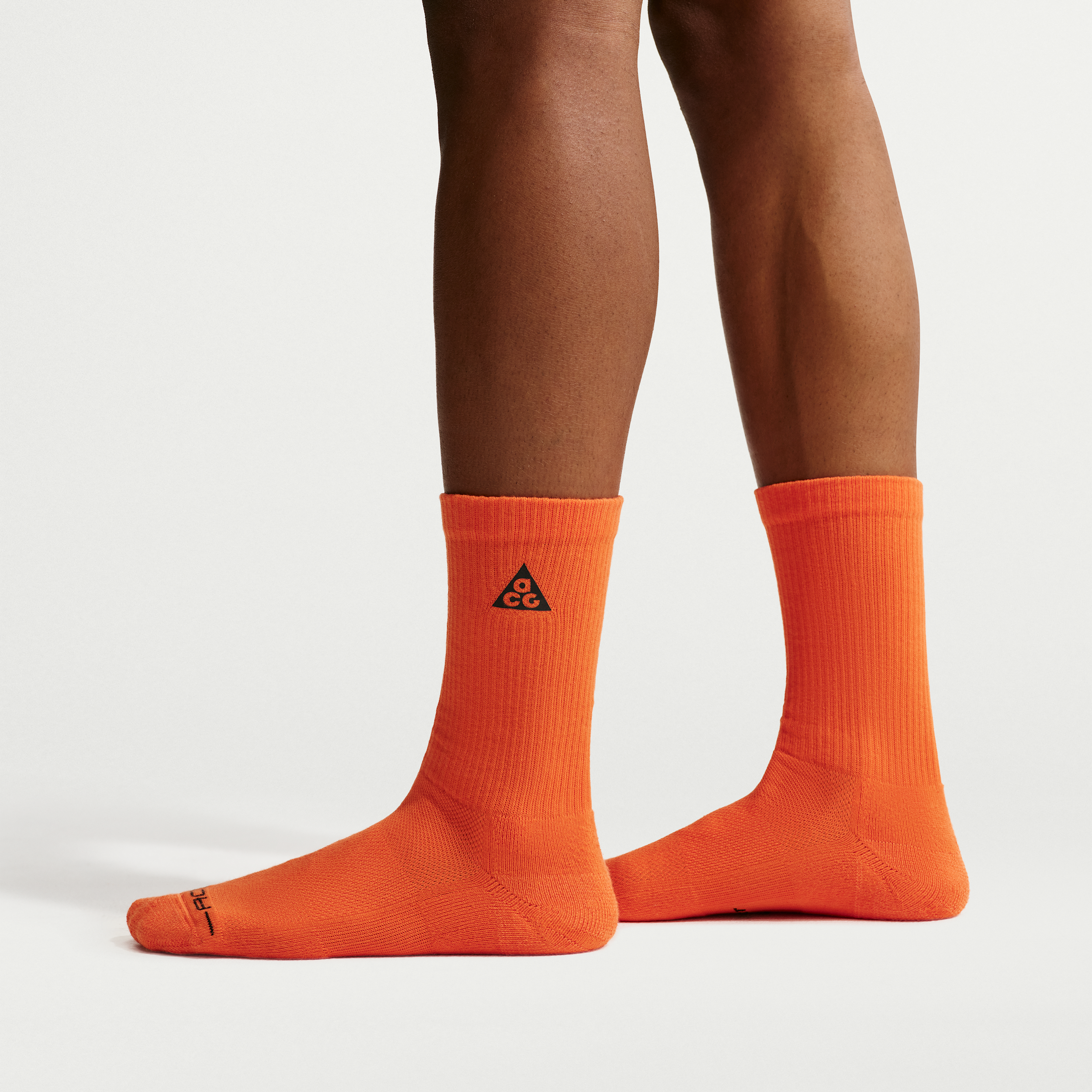 Unisex Nike ACG Everyday Elevated Crew Socks (1 Pair) in Orange | IH8647-819