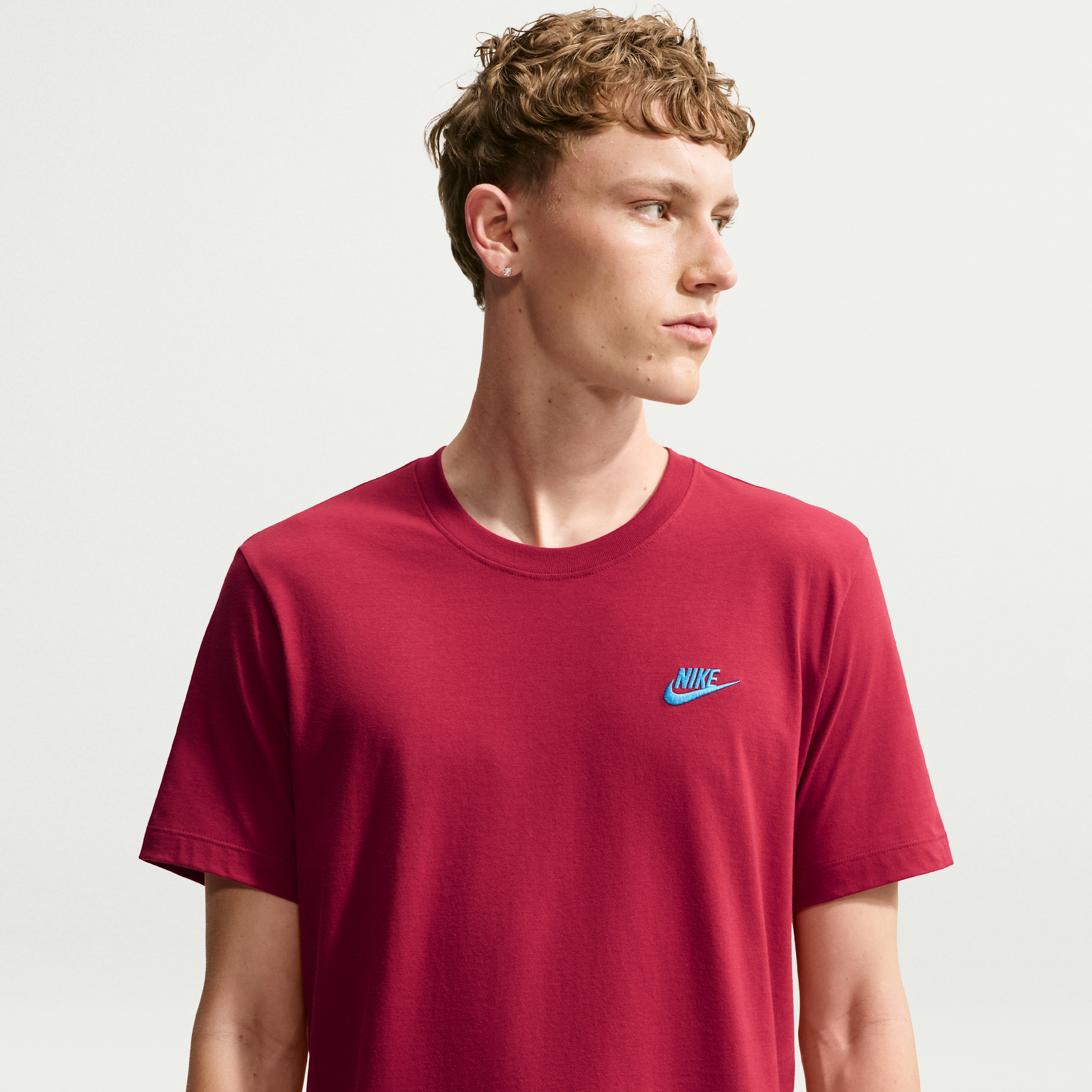 Nike Embroidered Logo Mens Crew Neck Short Sleeve Embroidered Active T-Shirt, Large, Red
