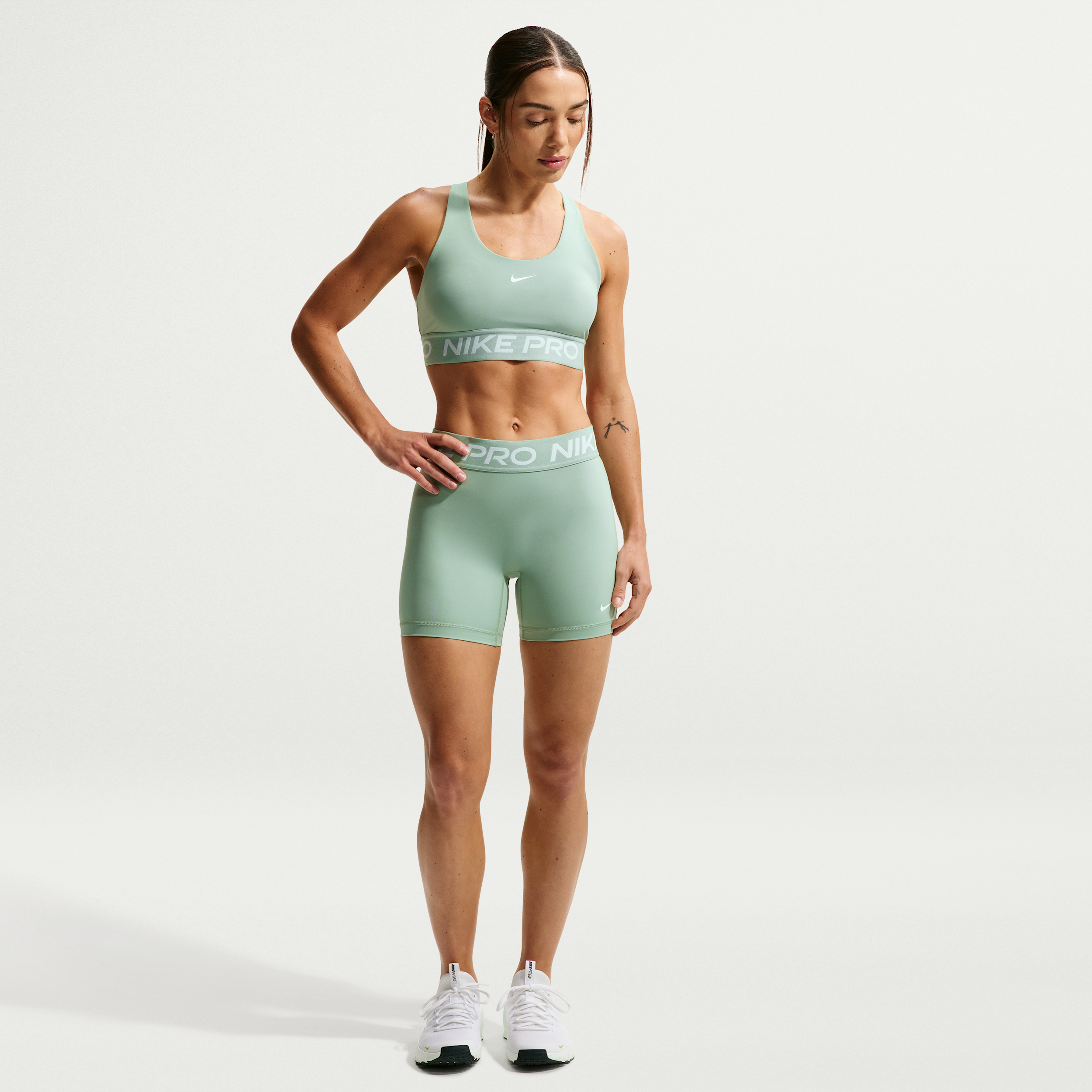 Women's Nike Pro 365 5" Mid-Rise Shorts in Green | IQ6018-006