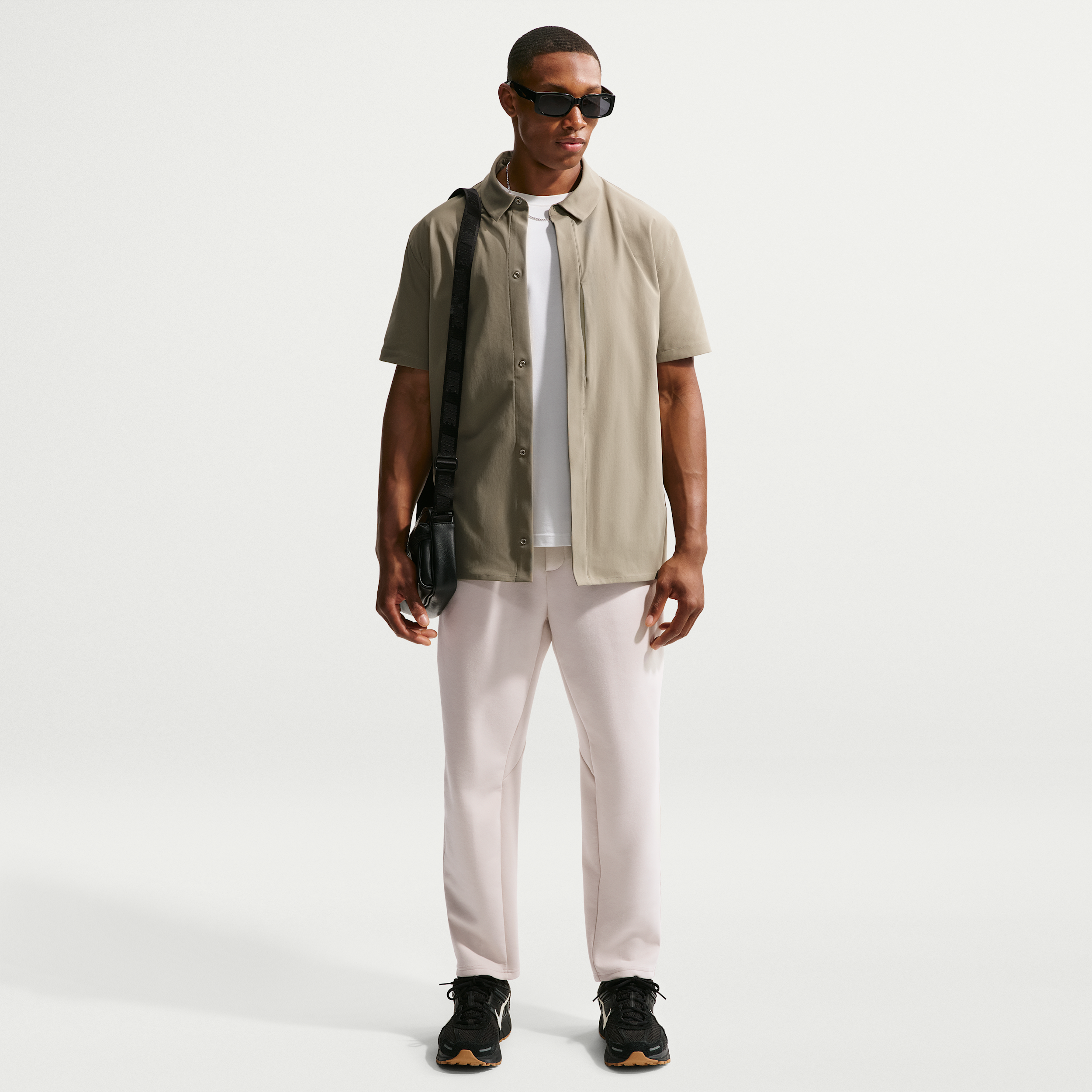 Nike Men's 24.7 ImpossiblySoft Dri-FIT Pants in Brown | HQ6970-104