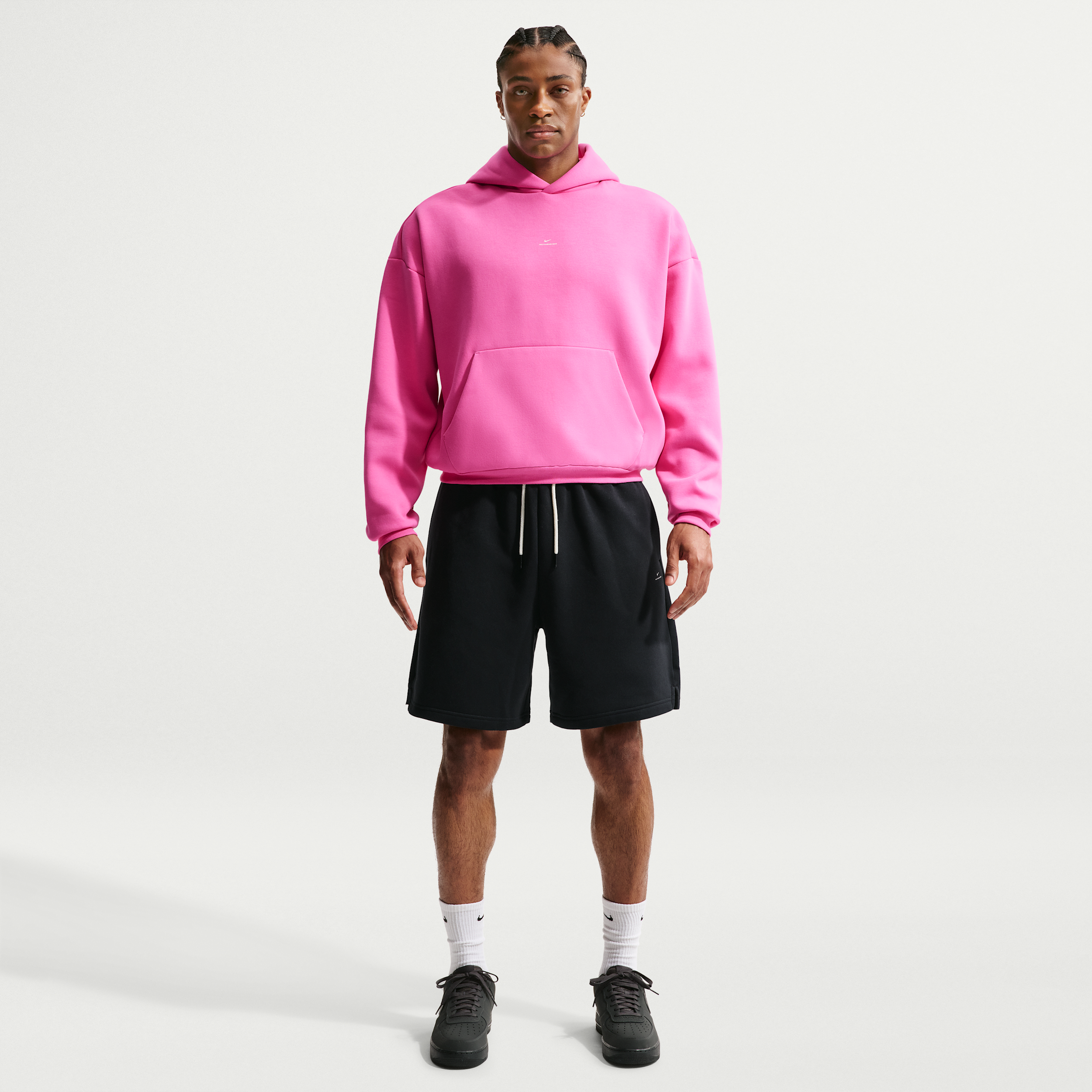 Nike Men's Standard Issue Therma-FIT 8" Brushed Fleece Basketball Shorts in Black | IU3281-010