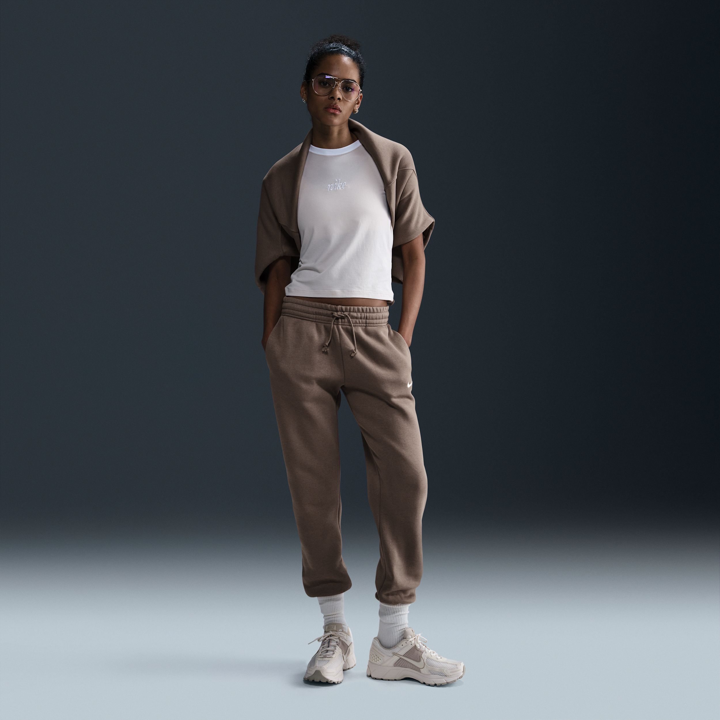 Nike Women's Sportswear Phoenix Fleece Mid-rise Sweatpants In Brown