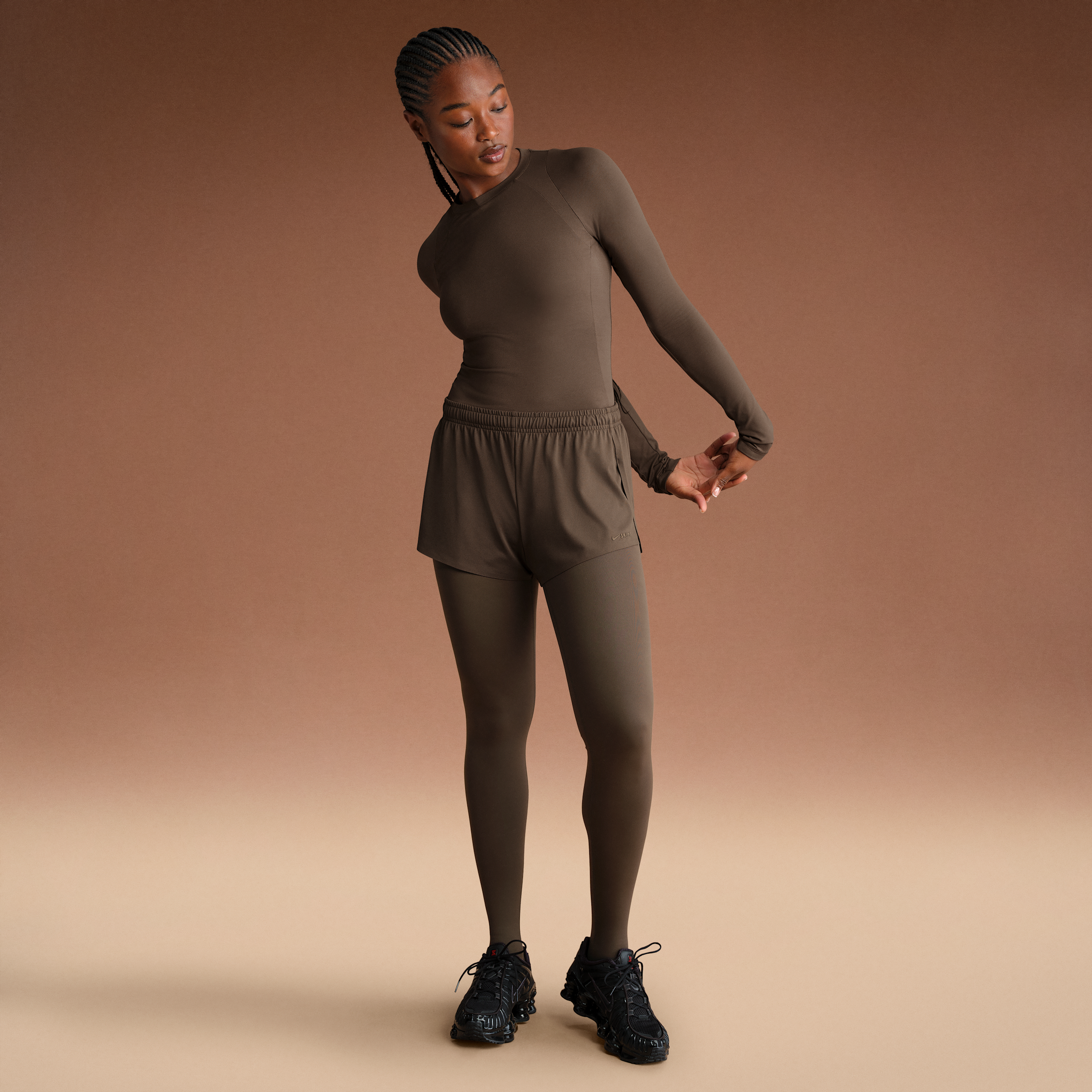 Nike Women'sskims Airy Mini Shorts In Brown