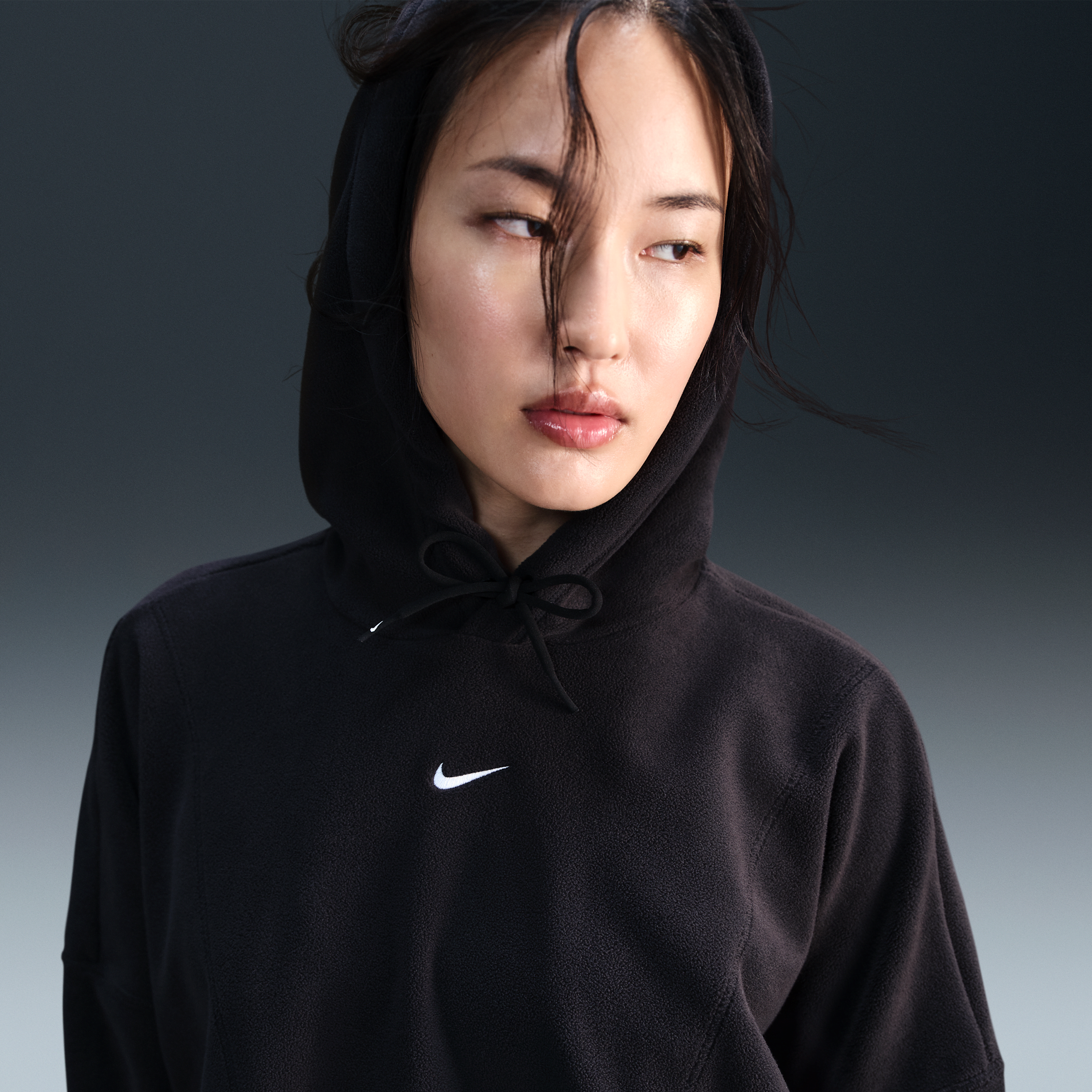 NIKE WOMEN'S ONE OVERSIZED THERMA-FIT PULLOVER FLEECE HOODIE 1015615698