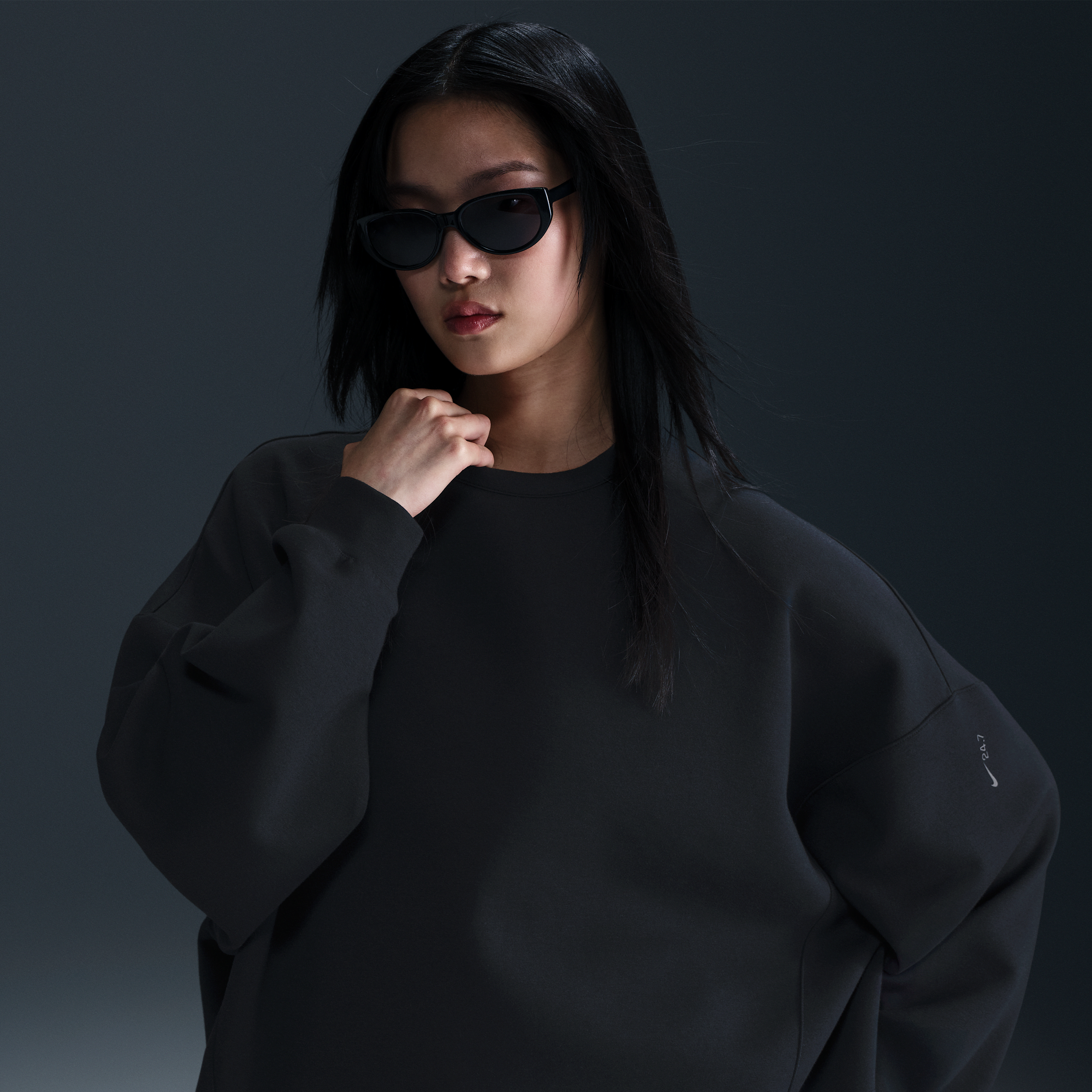 Nike Impossiblysoft Dri-fit Oversize Sweatshirt In Black