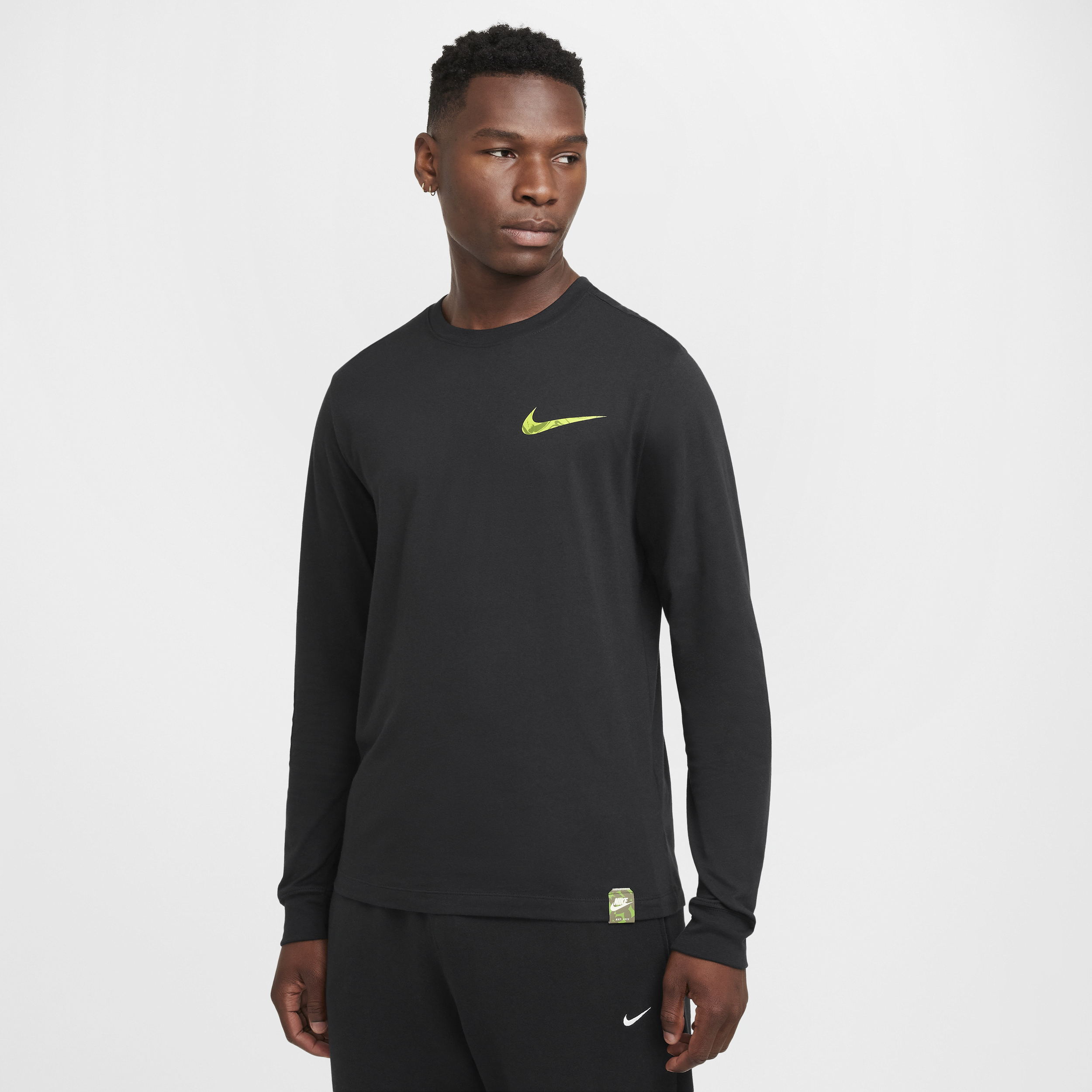 Nike Men's Sportswear Club Long-sleeve T-shirt In Black