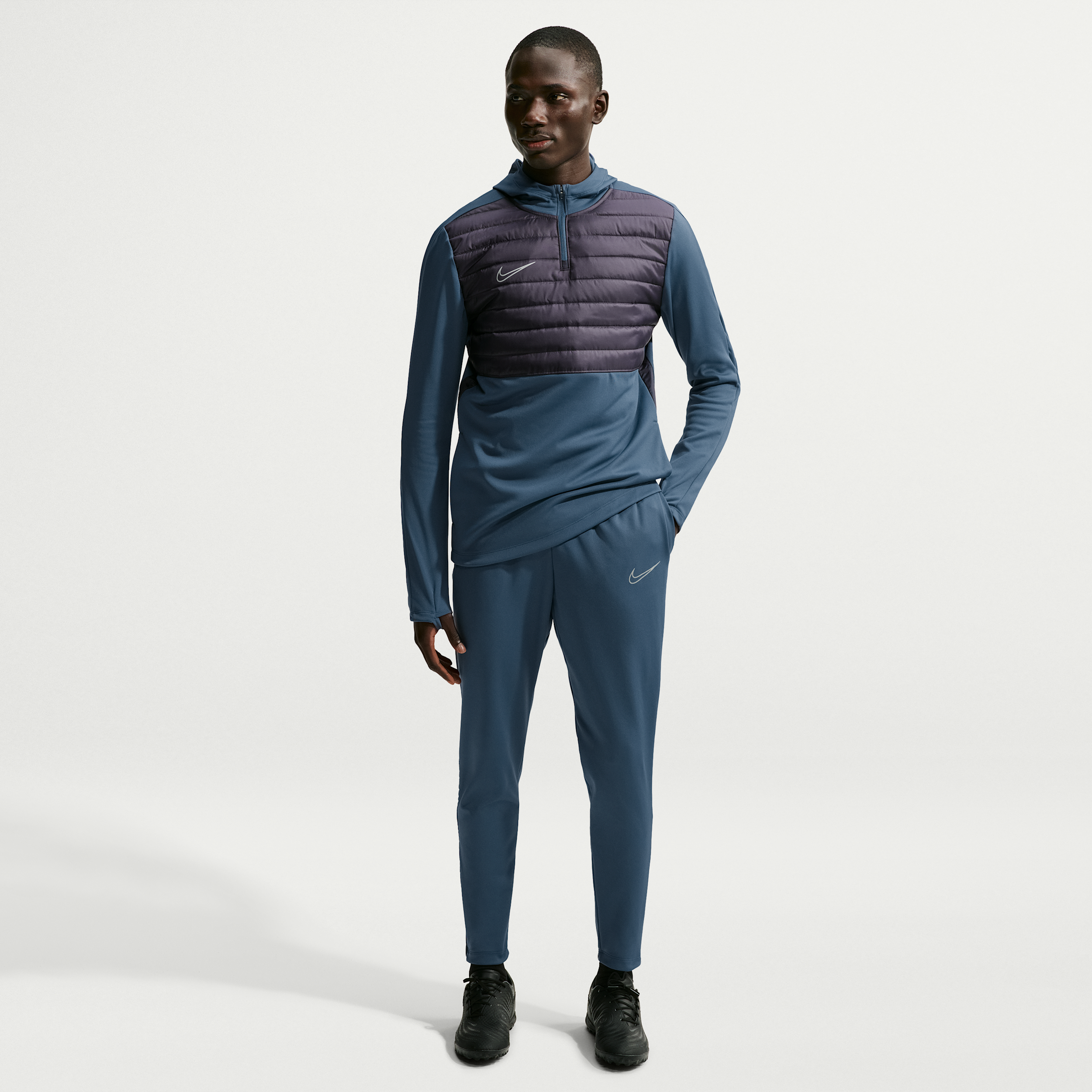 Nike Men's Academy Winter Warrior Therma-FIT Soccer Pants in Blue | HV3326-438