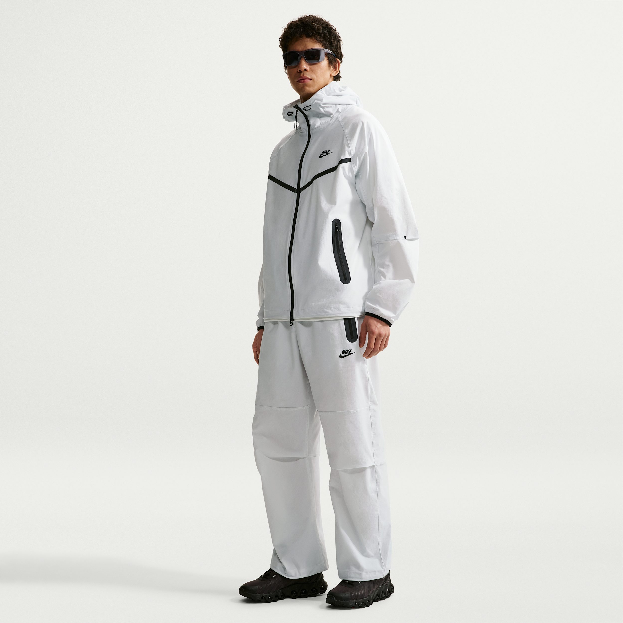 Nike Men's Tech Dri-FIT Woven Pants in White | IU6966-101