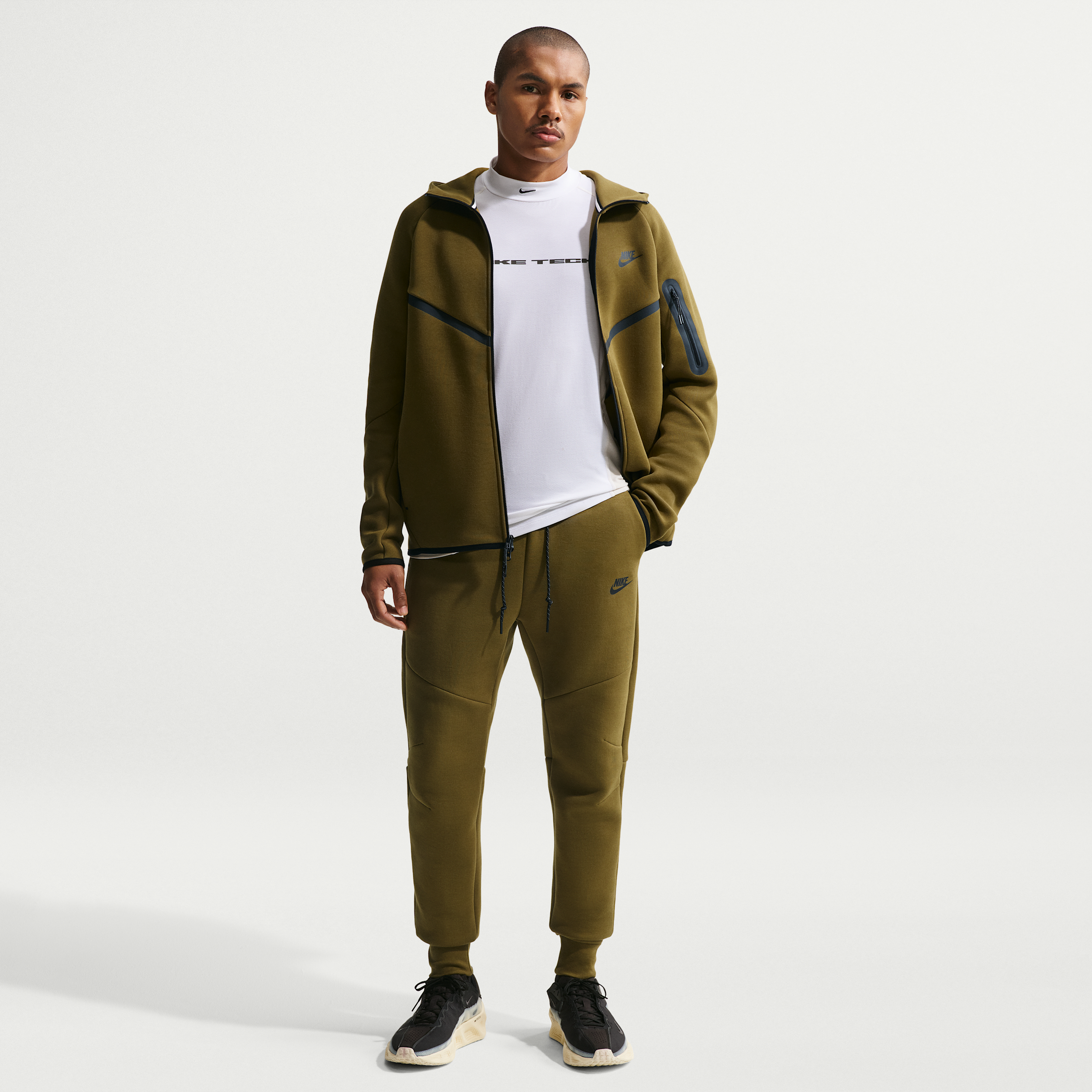Nike Men's Tech Fleece Jogger Pants in Brown | HV0959-368