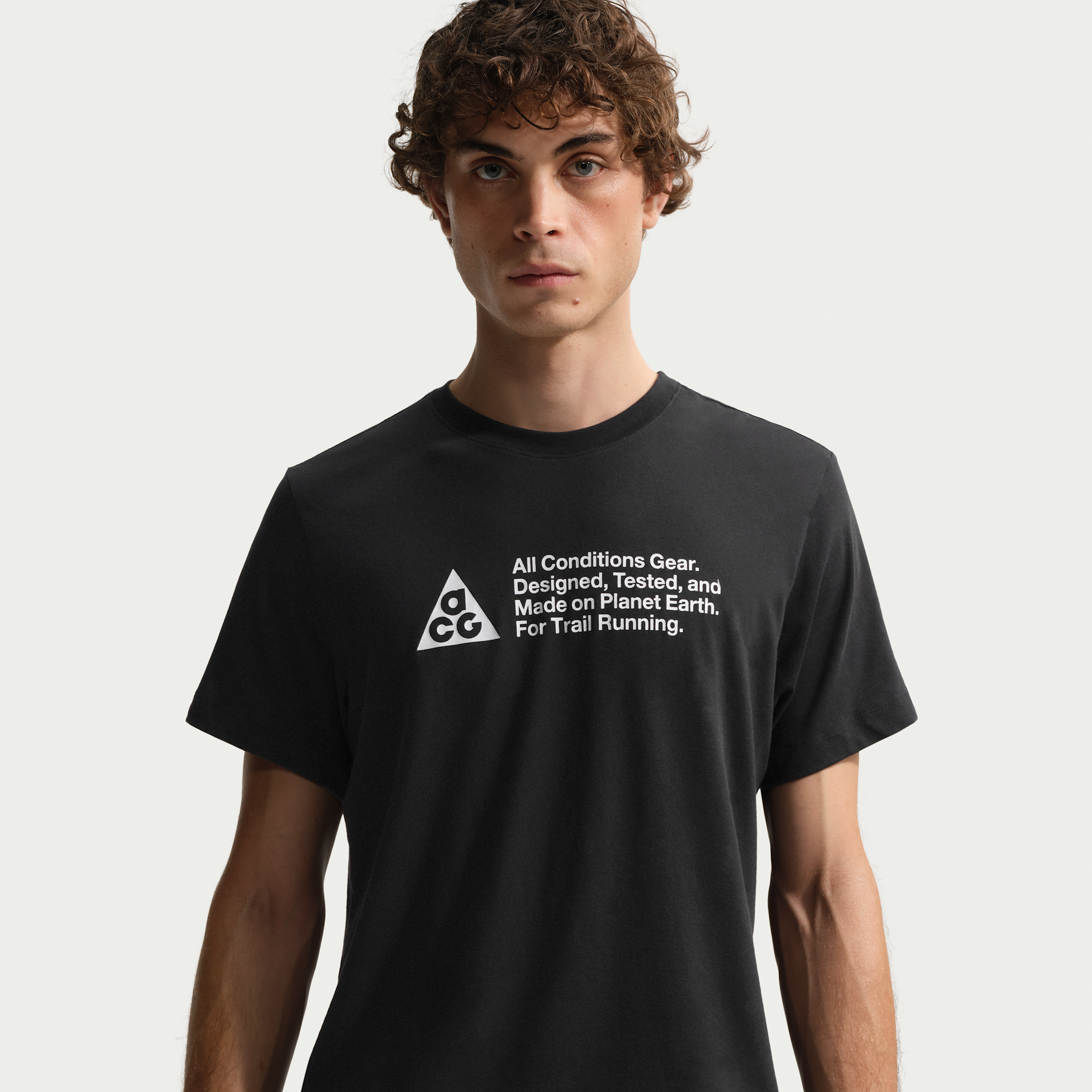 Men's Nike ACG Dri-FIT Trail Running T-Shirt in Black | IO9629-010