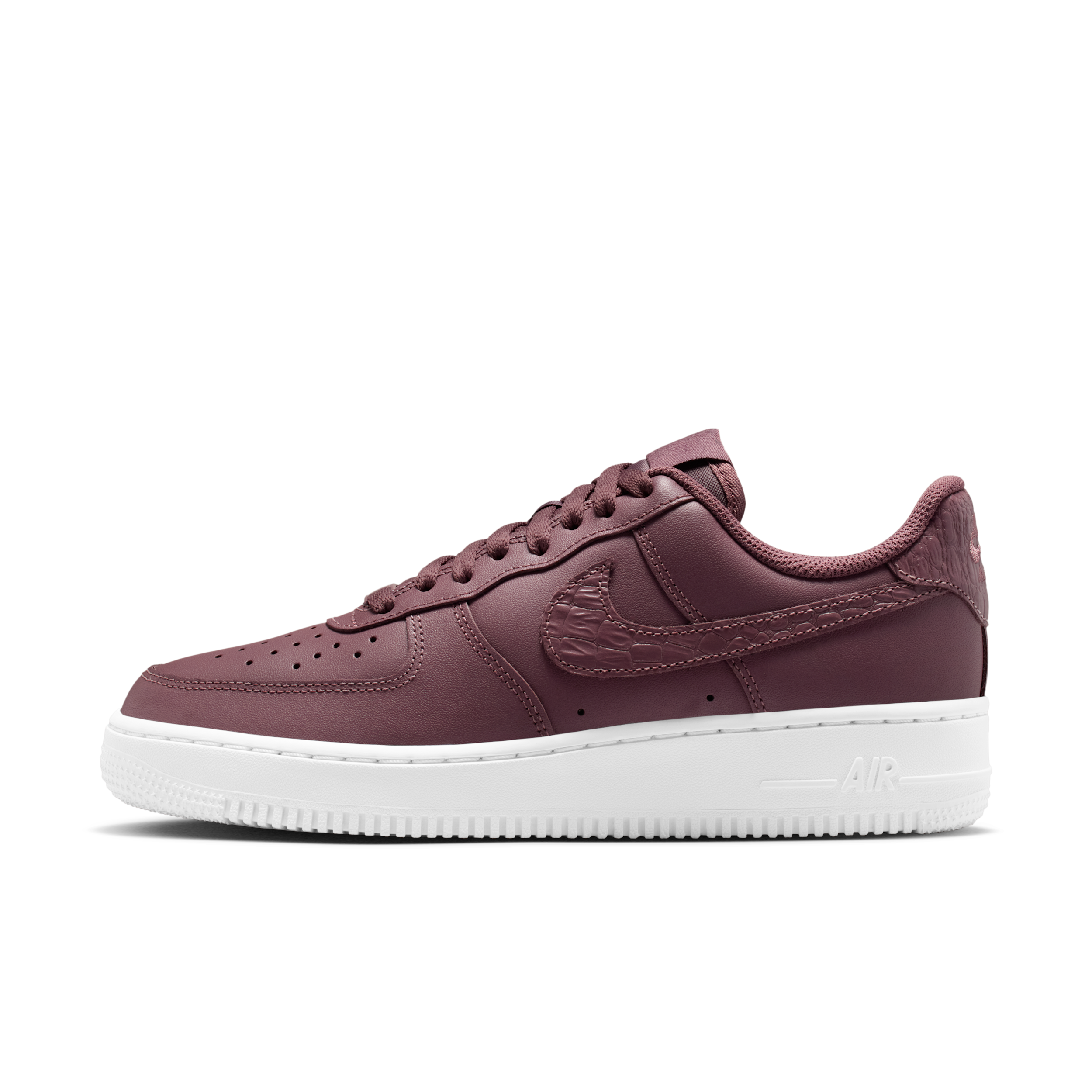Nike Women's Air Force 1 '07 SE Shoes in Purple | IO4837-500
