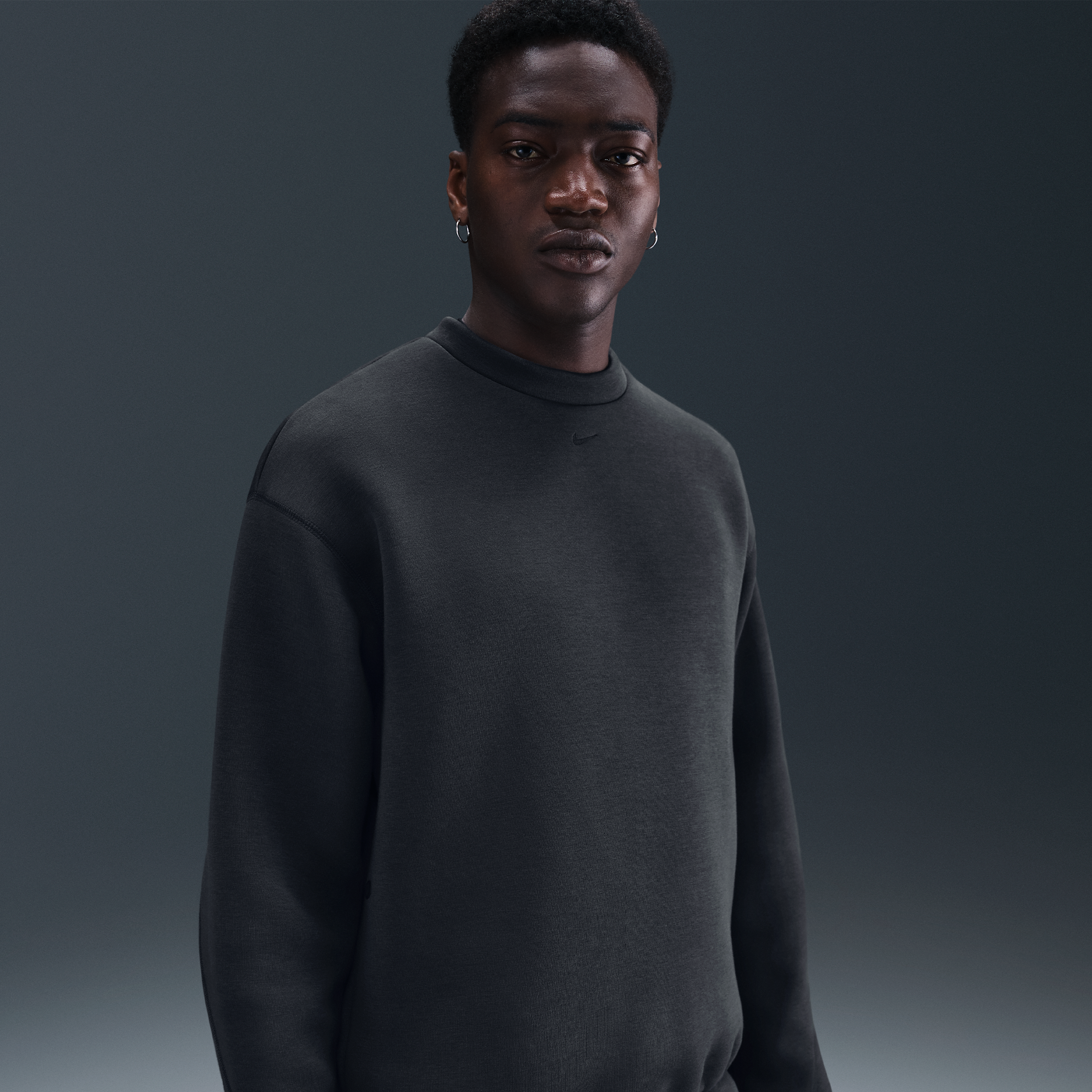 Nike Men's Tech Fleece Loose Fit Crew In Gray
