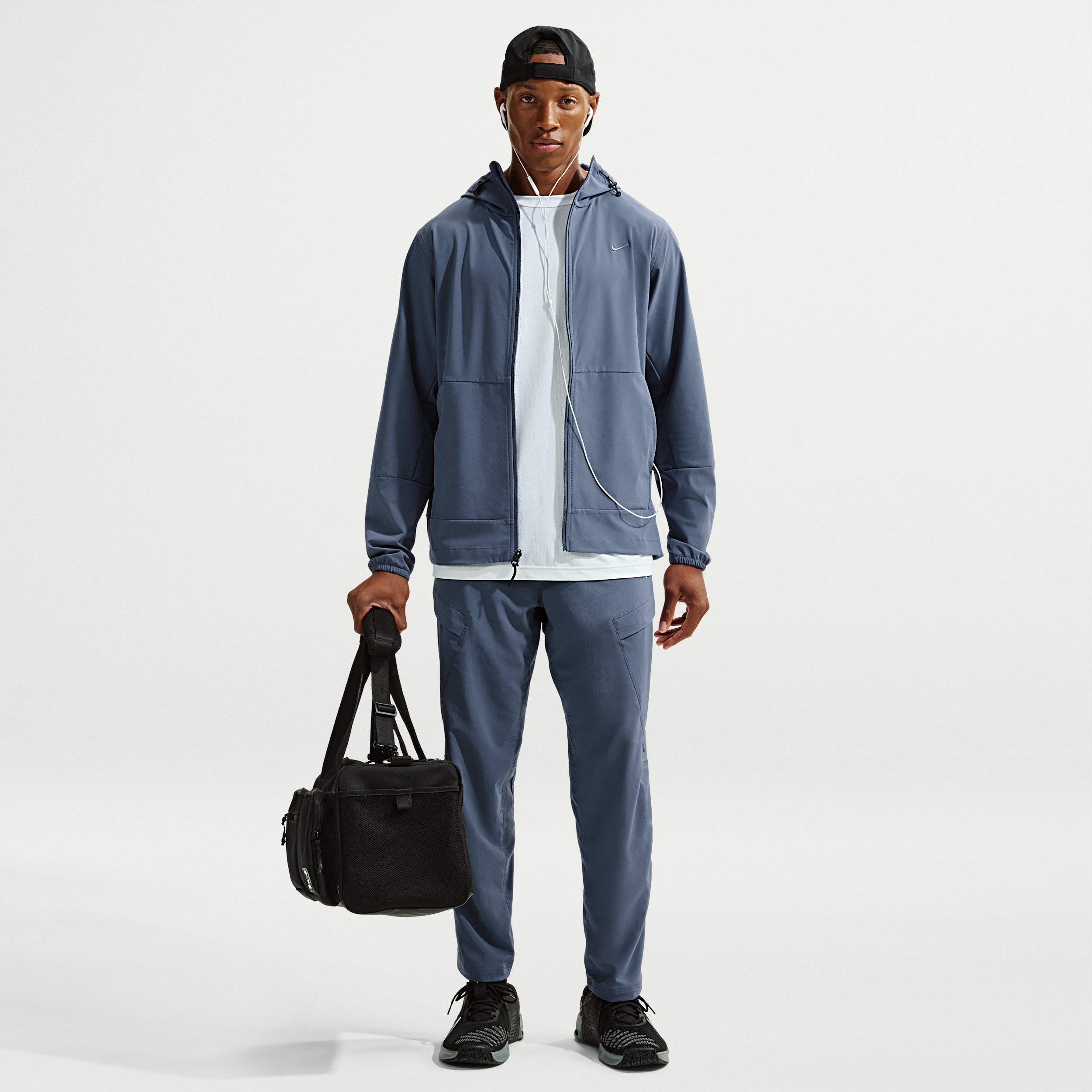 Nike Men's Unlimited Dri-FIT Versatile Cargo Pants in Diffused Blue/Black/Diffused Blue Size: Small