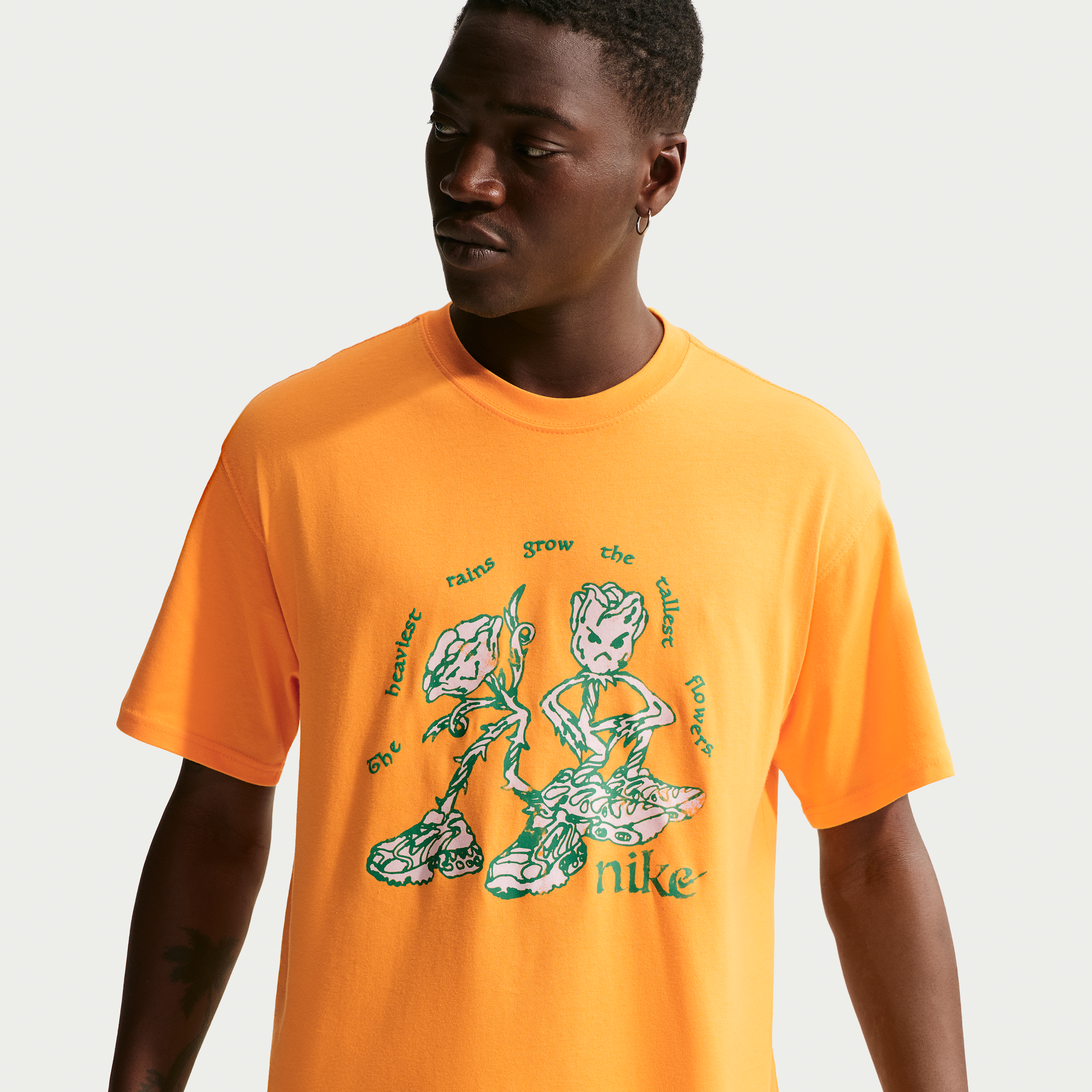 Men's Nike Sportswear T-Shirt in Yellow | II3688-717