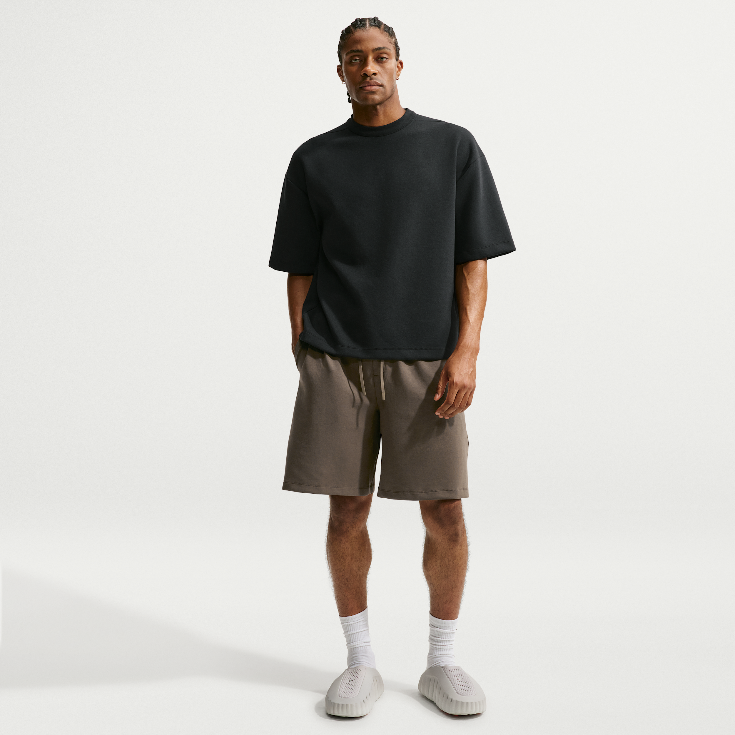 Nike Men's 24.7 ImpossiblySoft Light Dri-FIT Shorts, Medium, Dark Hazel