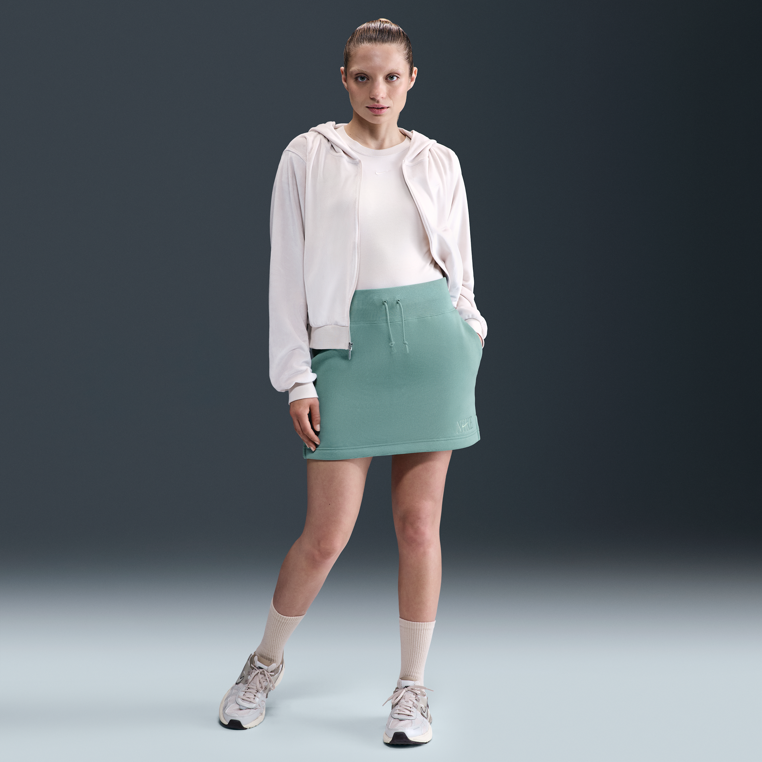Nike Women's Sportswear Phoenix Fleece Skirt In Green