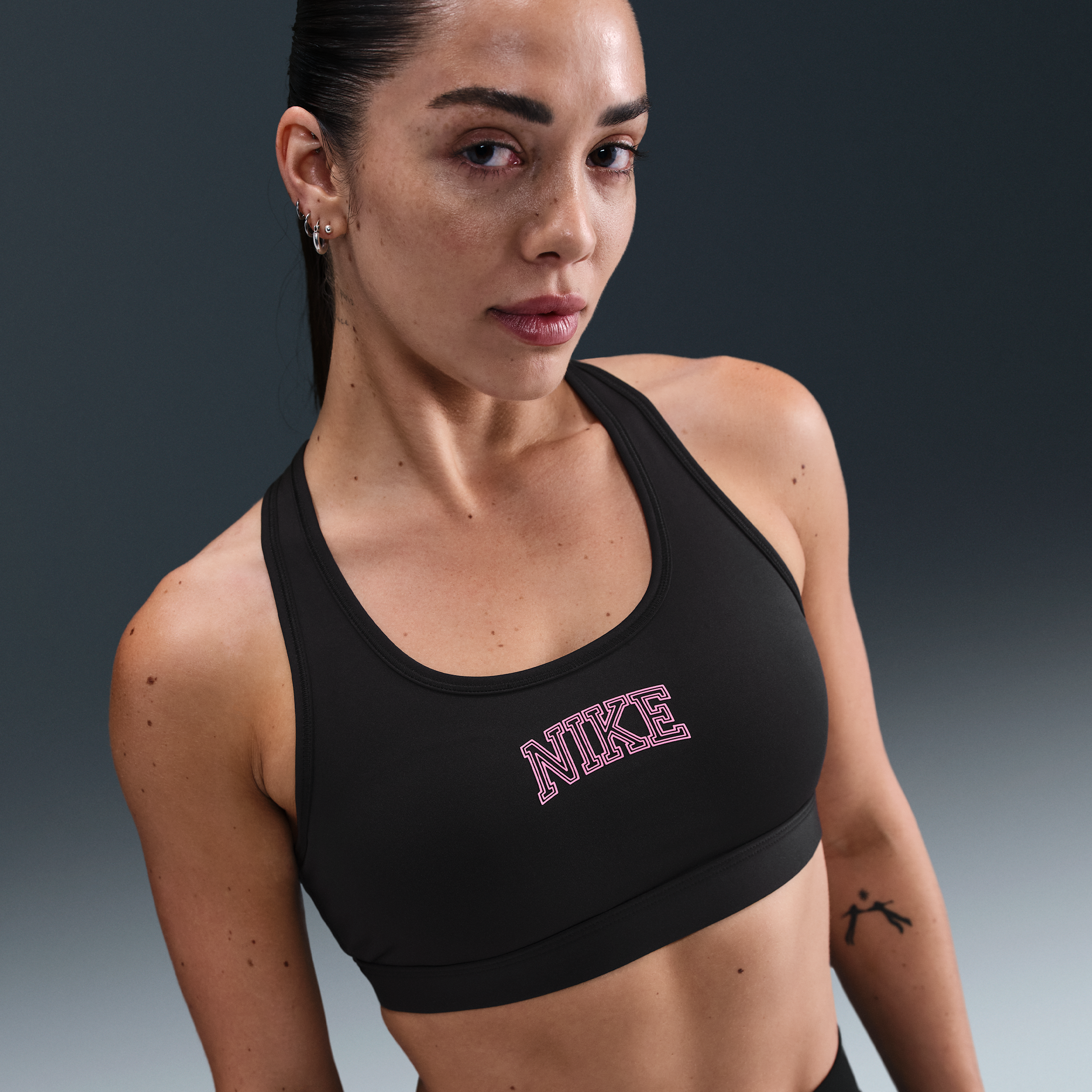 Nike Women's Swoosh Medium Support Padded Sports Bra In Black