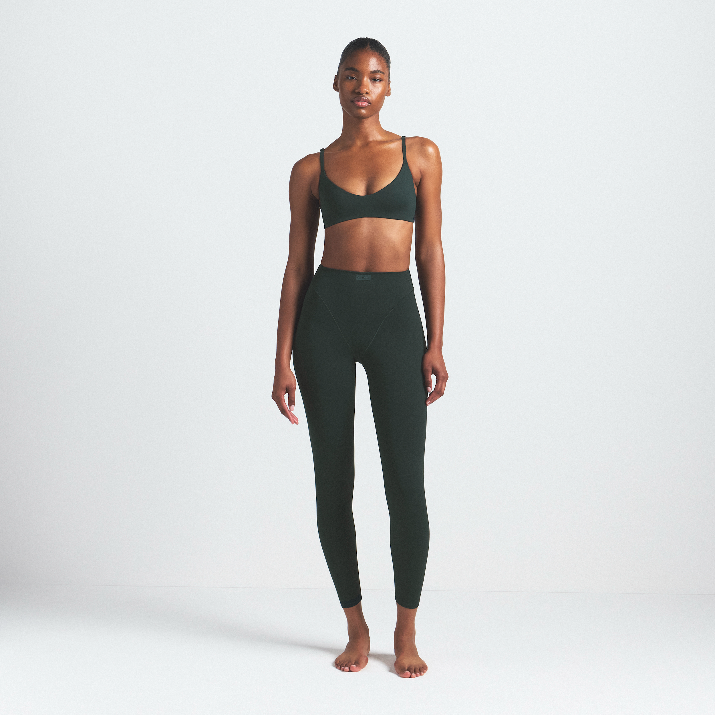 Nike Women's Skims Matte High-waisted 26" Leggings In Green