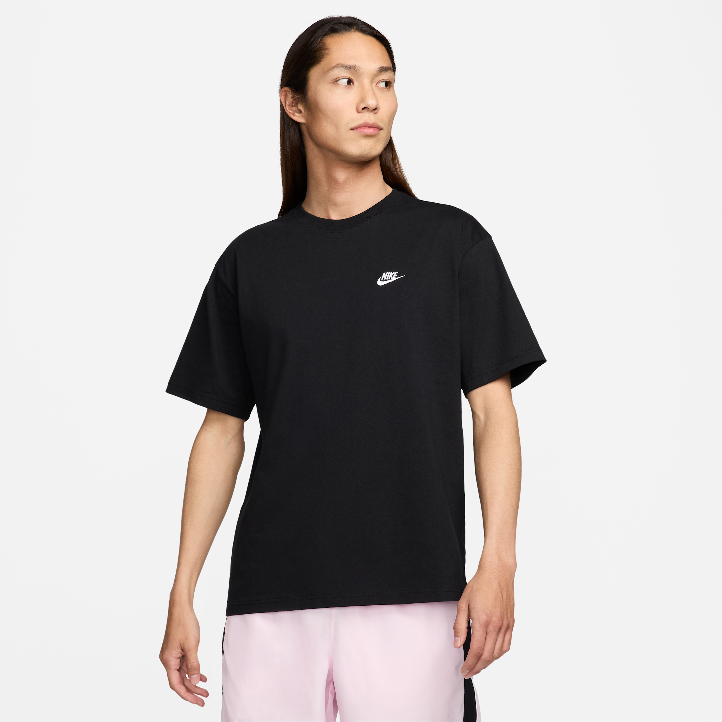 Nike Men's Sportswear Club Loose T-Shirt in Black Size: S Tall
