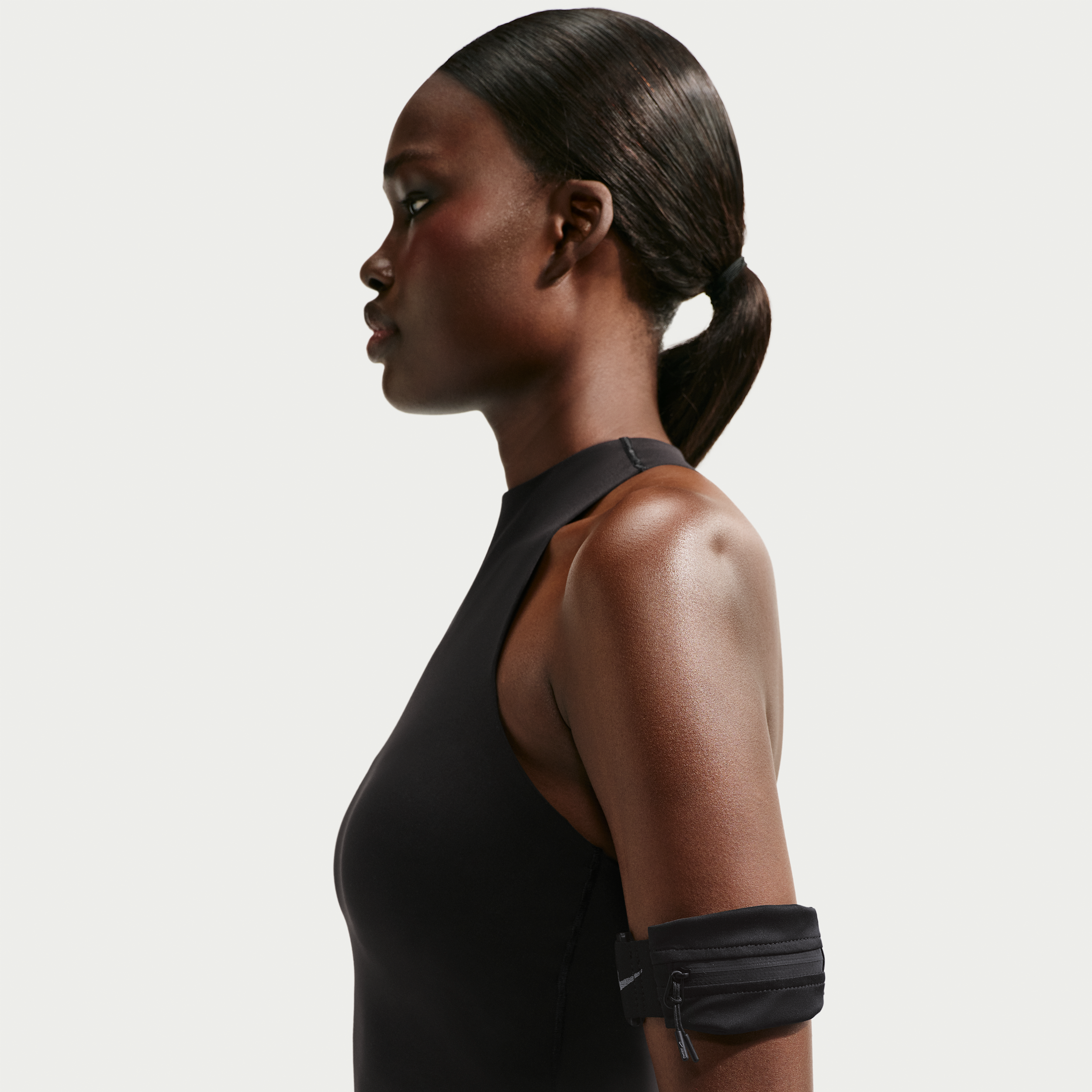 Nike Women's SKIMS Arm Band in Black | S1016132-014